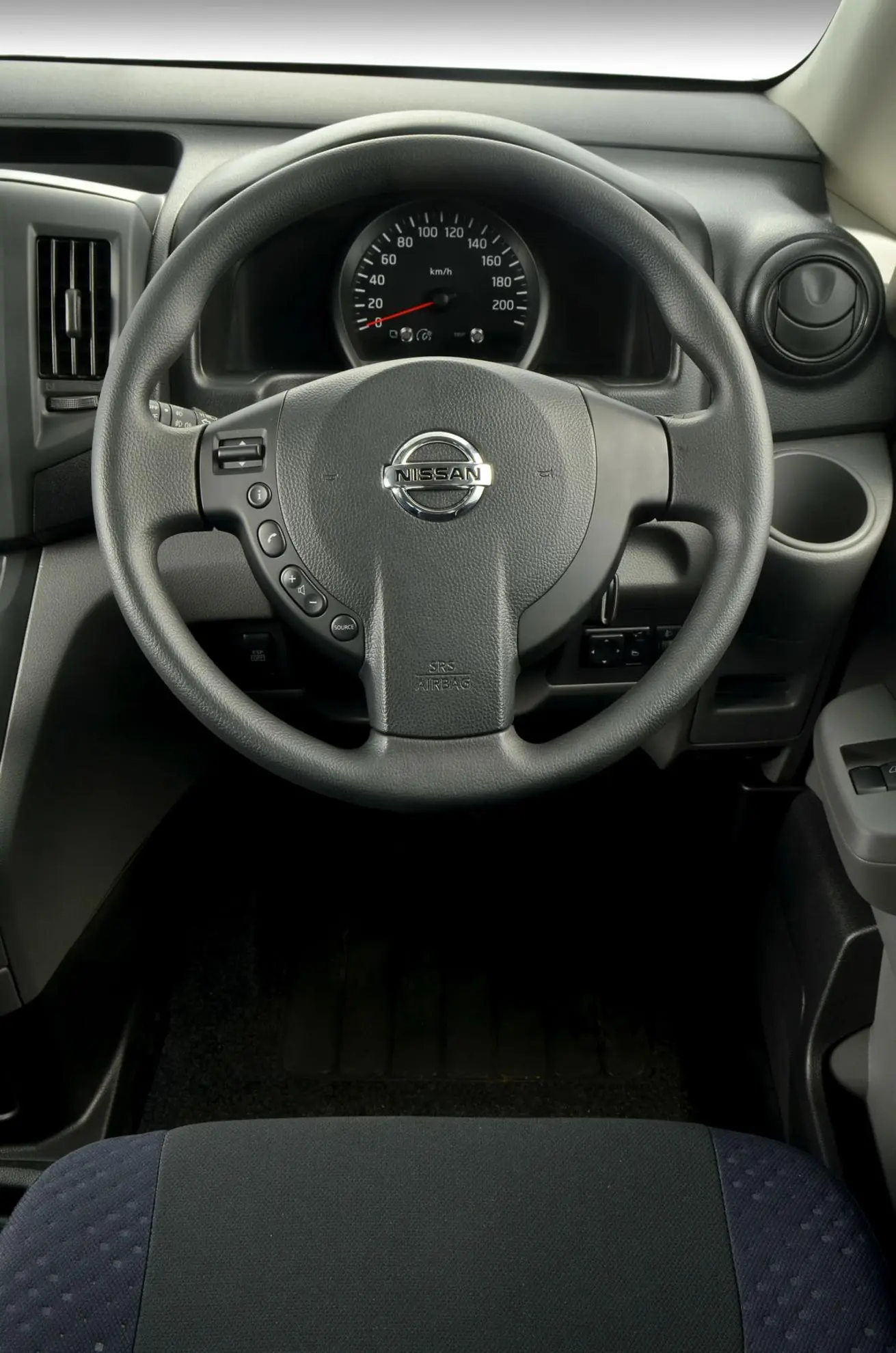 Nissan nv200 combi 05