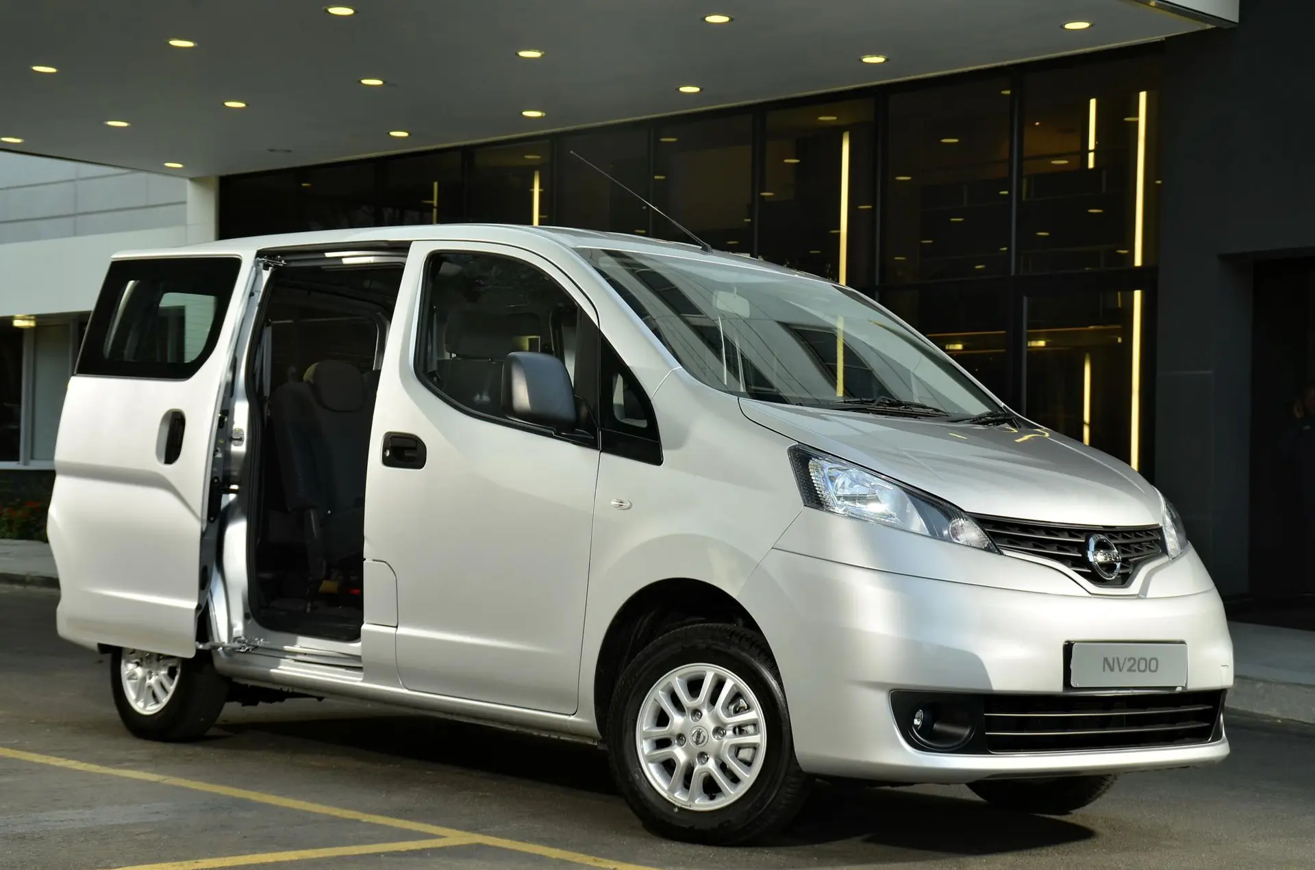 Nissan nv200 combi 18