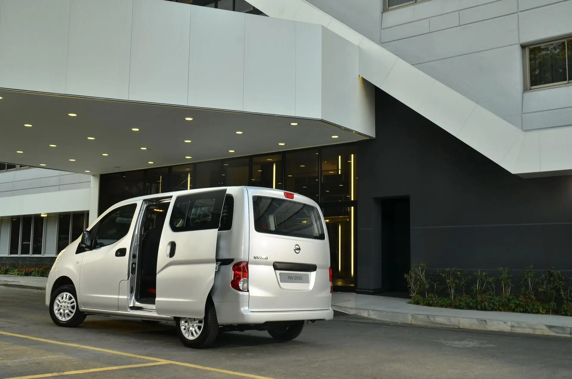 Nissan nv200 combi 24