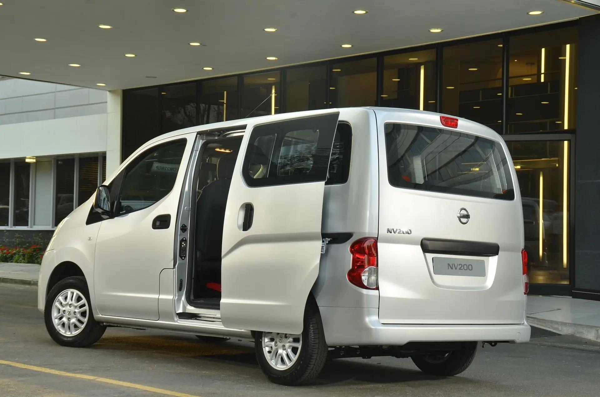 Nissan nv200 combi 25