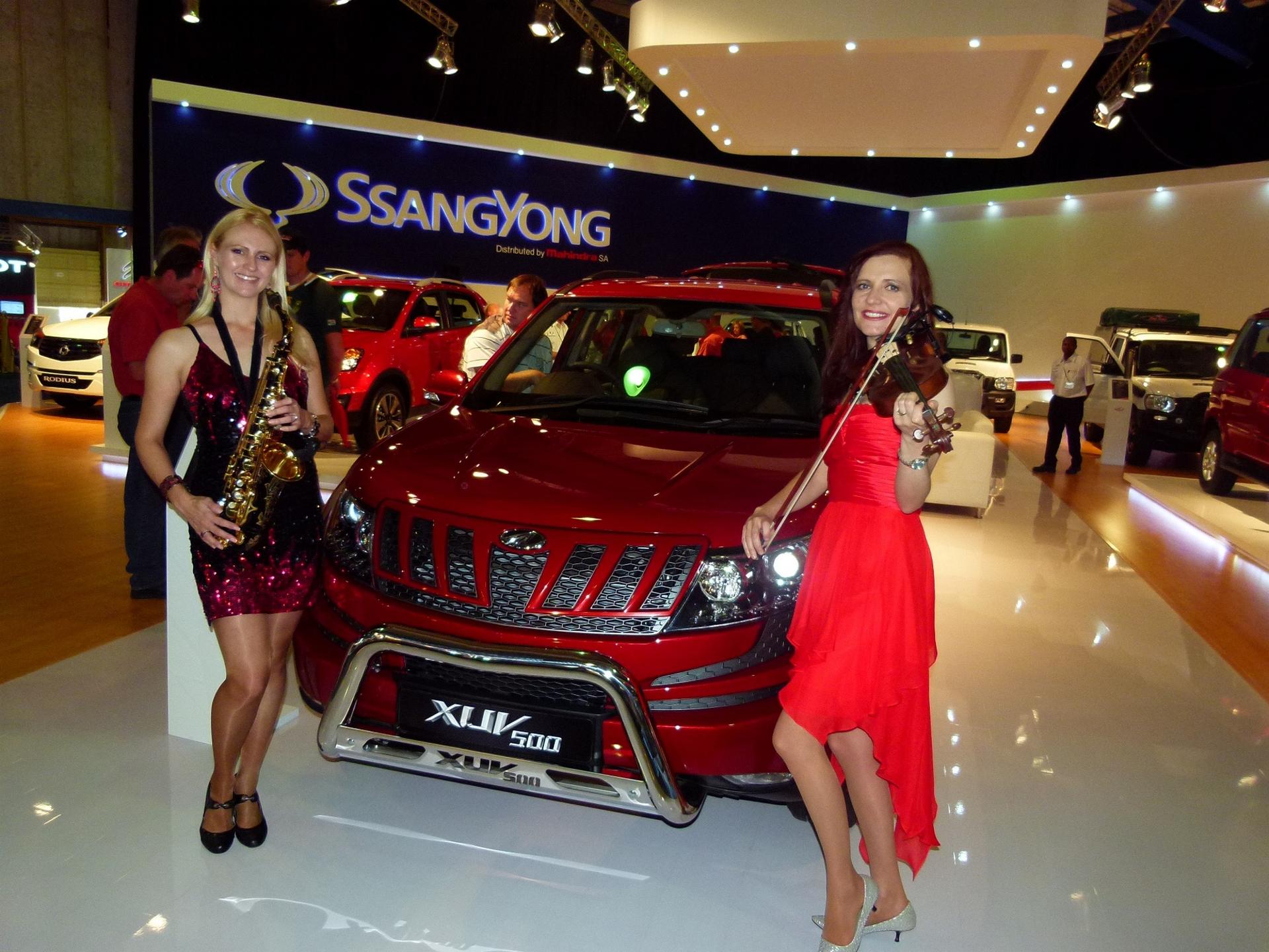 Johannesburg Motor Show – Classical Jazz at the Mahindra Stand
