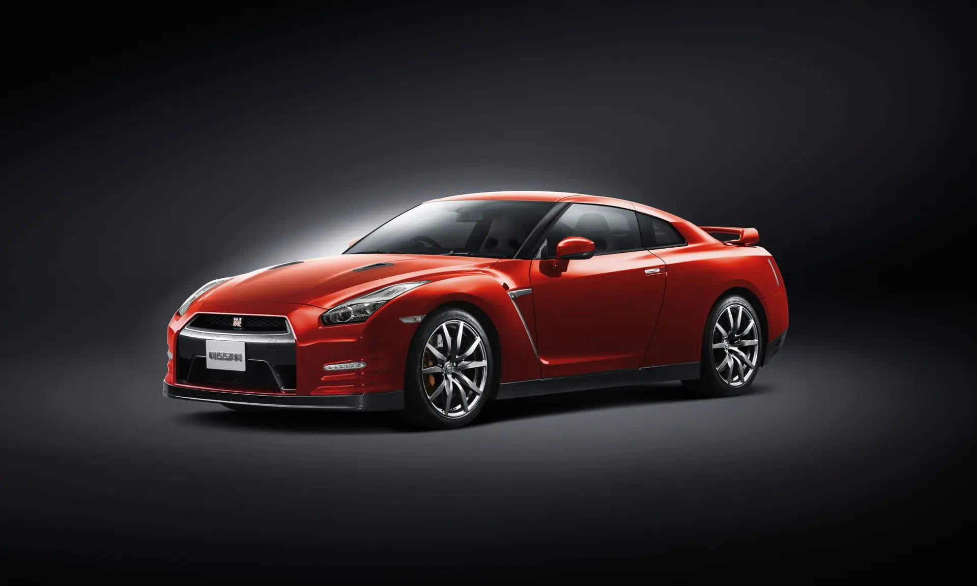 2014 Nissan GT-R Red