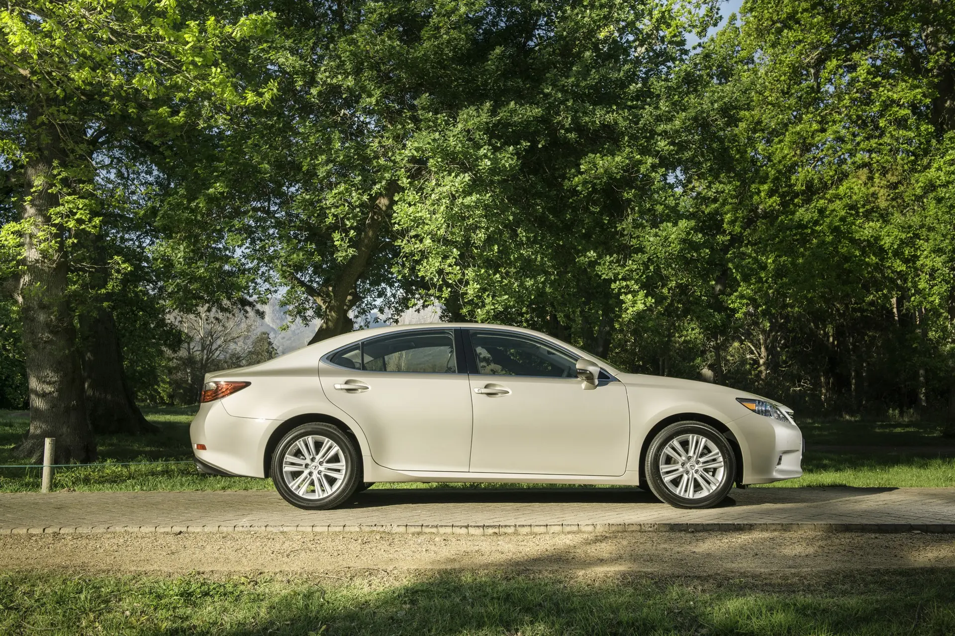 Lexus ES 2014