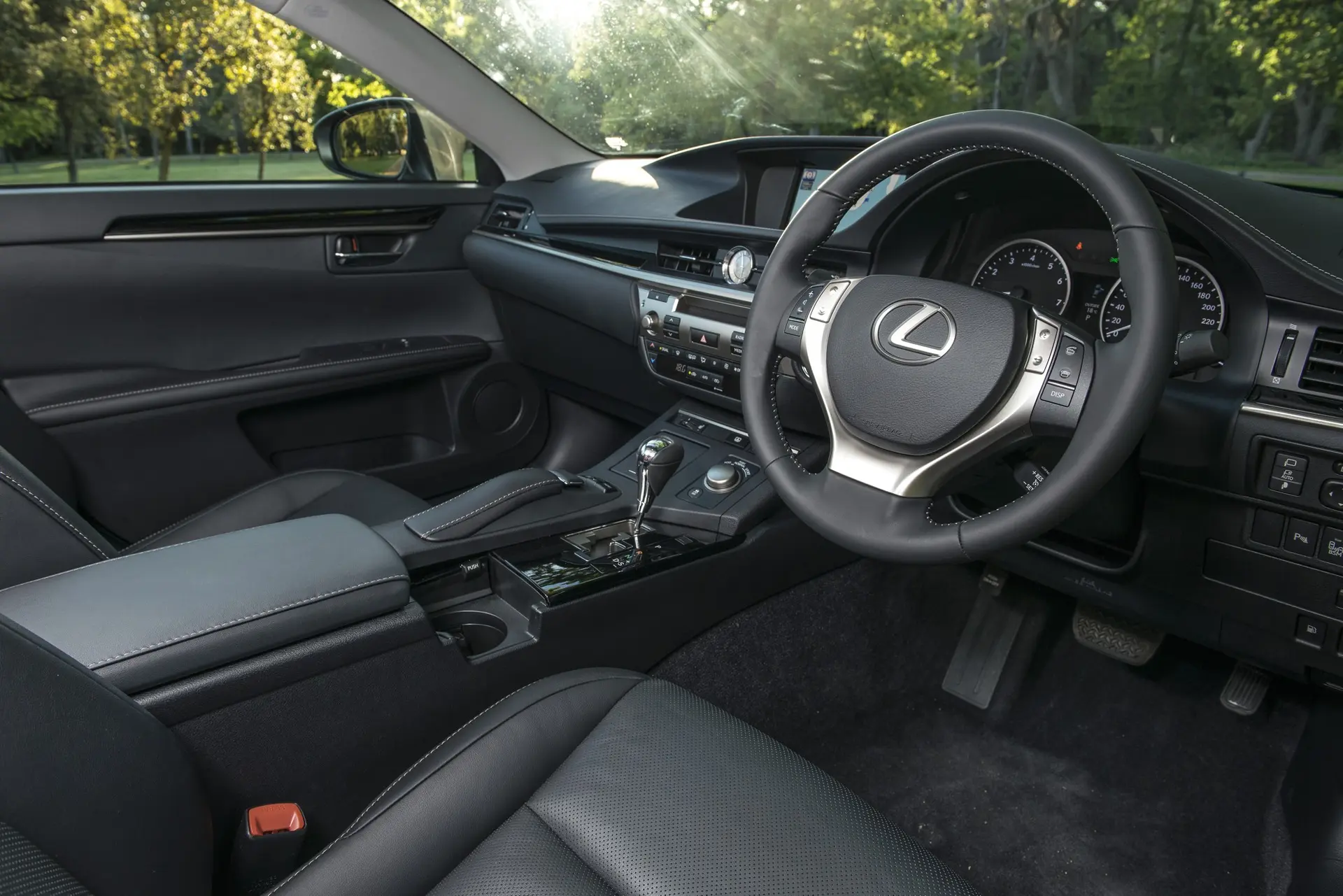 Lexus ES Interior
