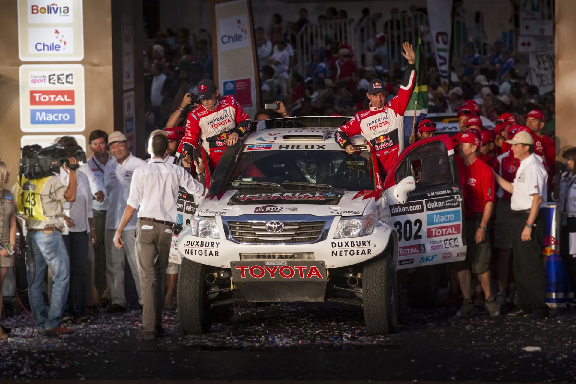 Imperial-Toyota-dakar-2014