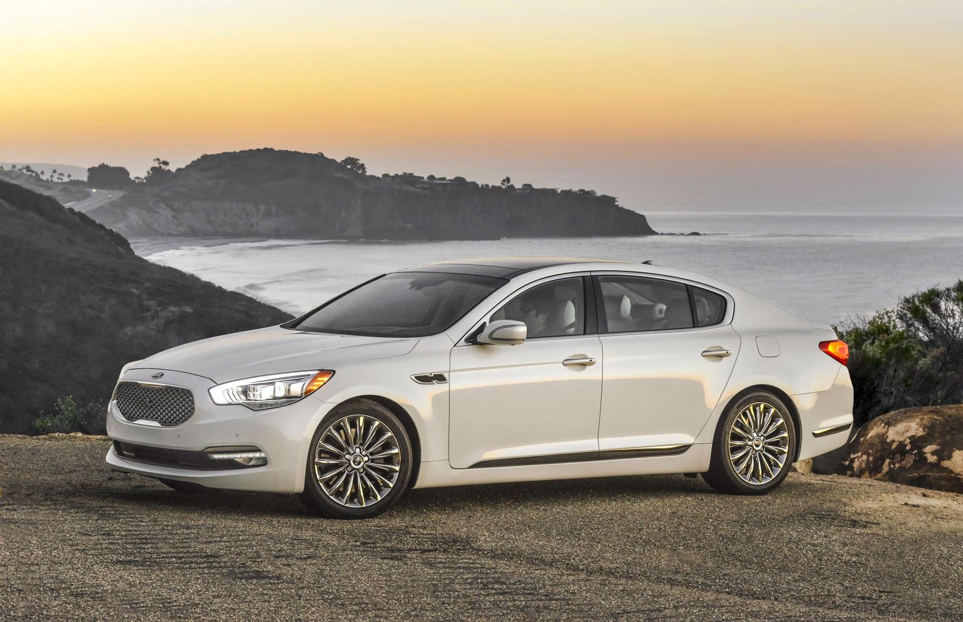 Kia Motors America : 2015 K900 OVERVIEW