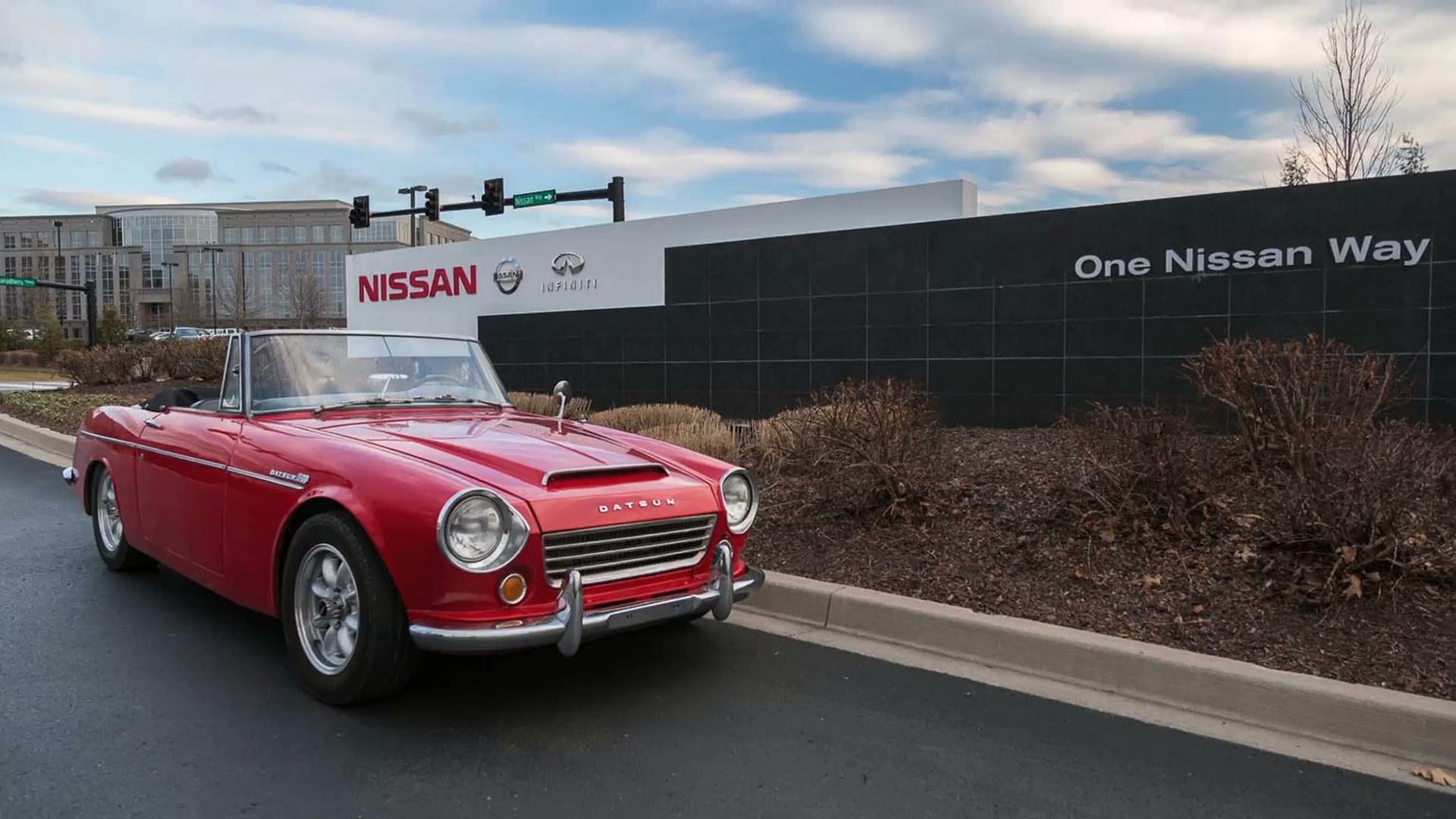 Datsun Fairlady Roadster Travels 30,000 Miles