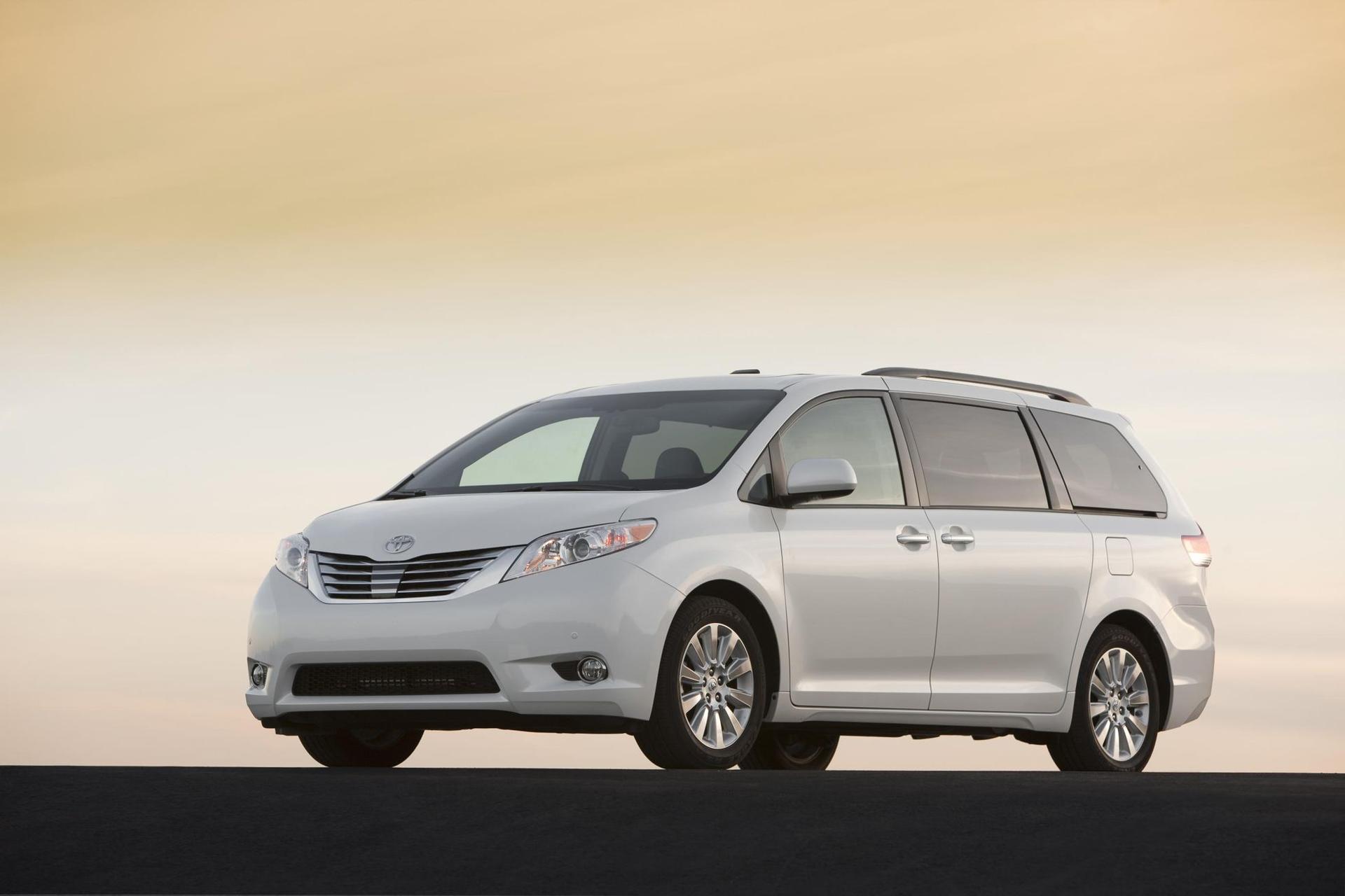 Kelly Blue Book – Toyota Sienna in Top 12 Best Family Cars