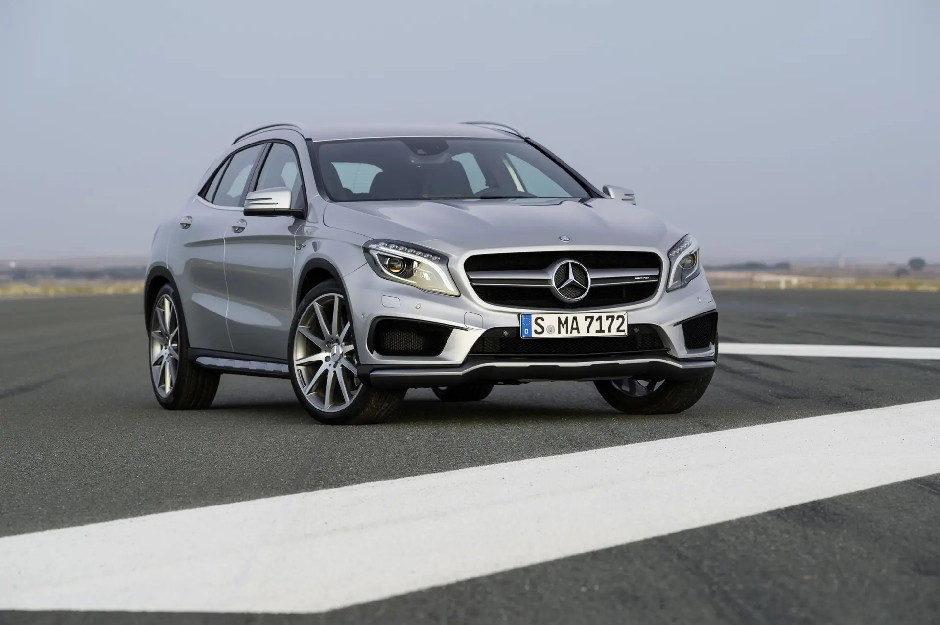 Mercedes-Benz_GLA