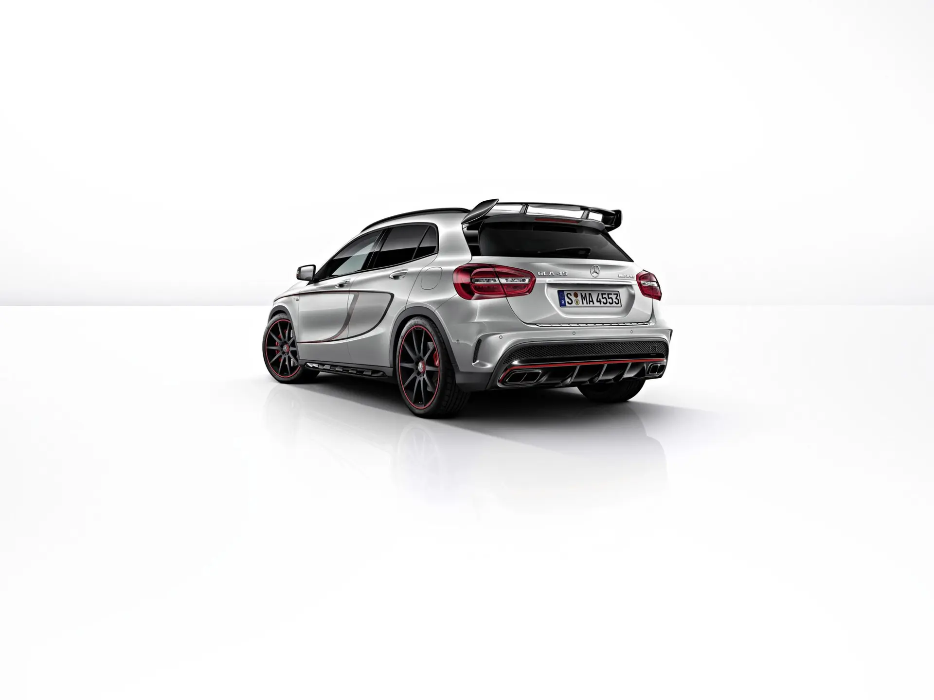 Mercedes-Benz_GLA_2014