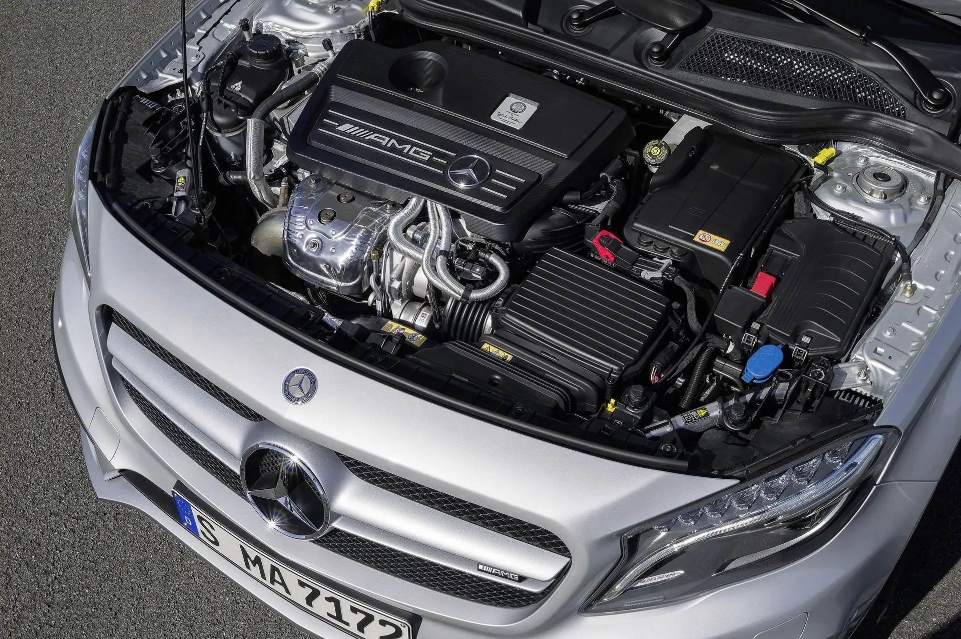 Mercedes-Benz GLA 45 AMG Engine
