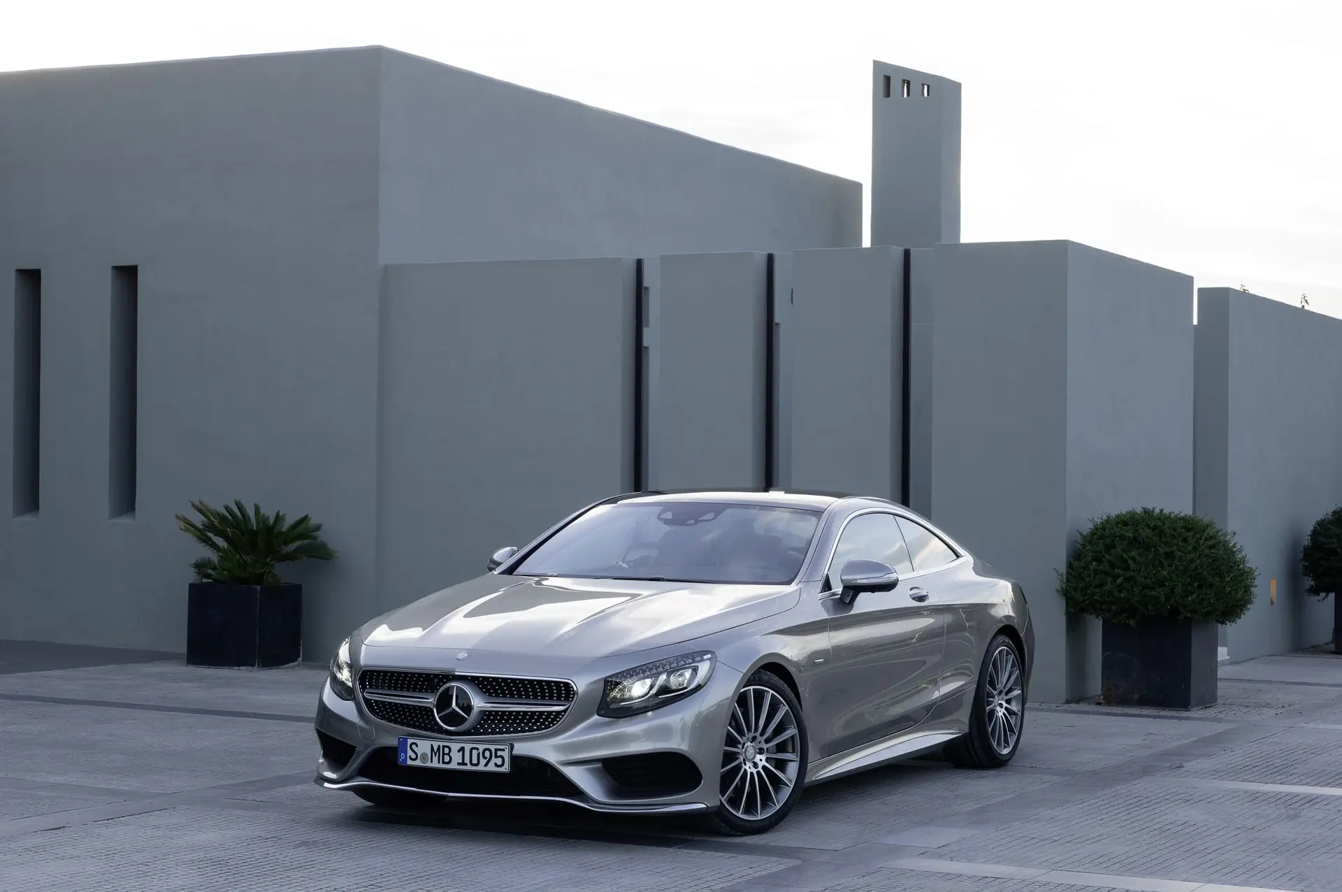 Mercedes-Benz_S-Class_Coupe