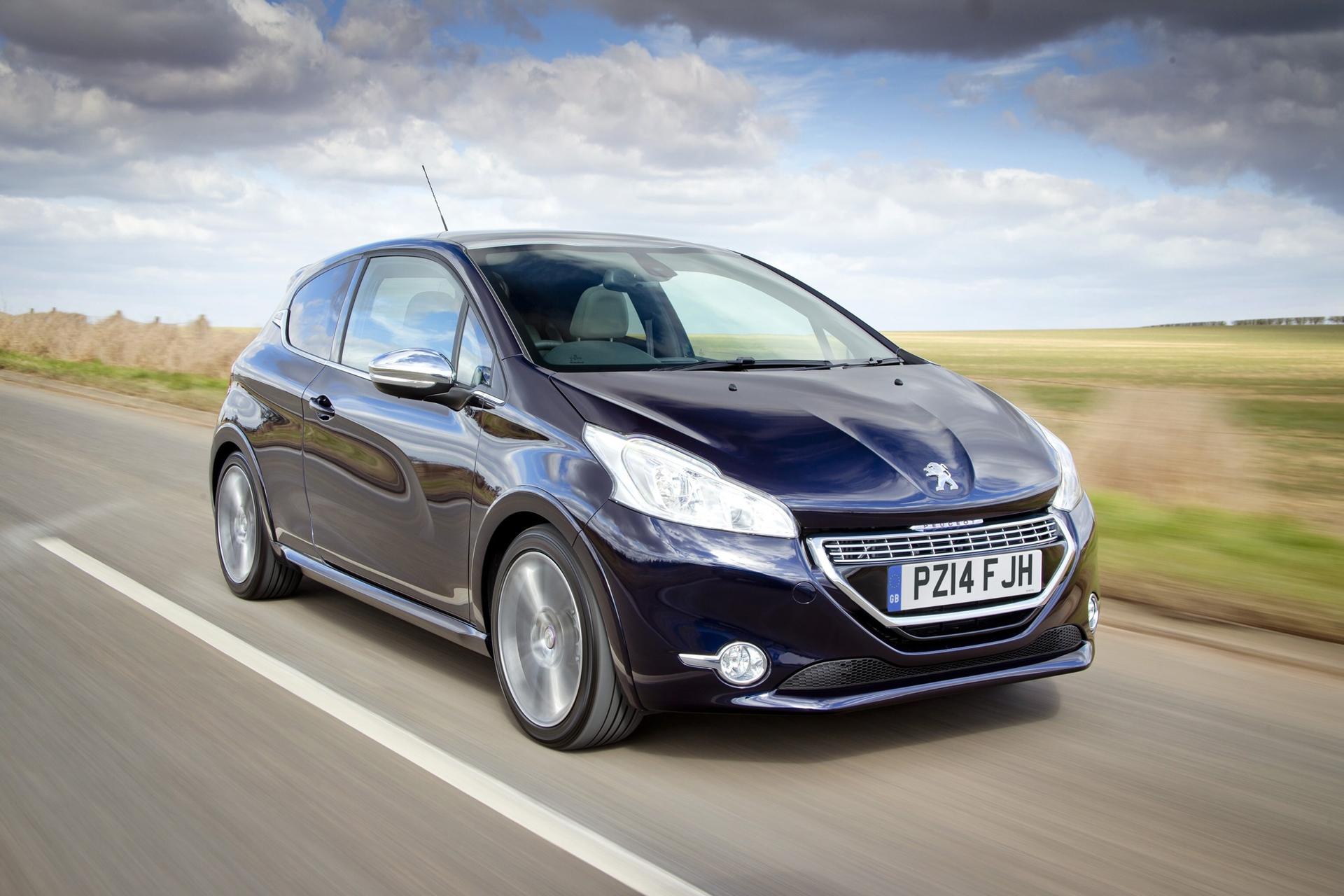 Peugeot 208 win Best Small Car Award