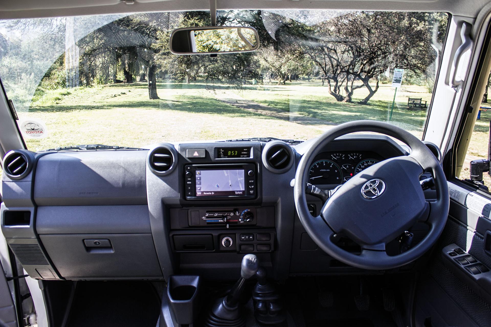 Toyota Land Cruiser LX V8 Test Drive