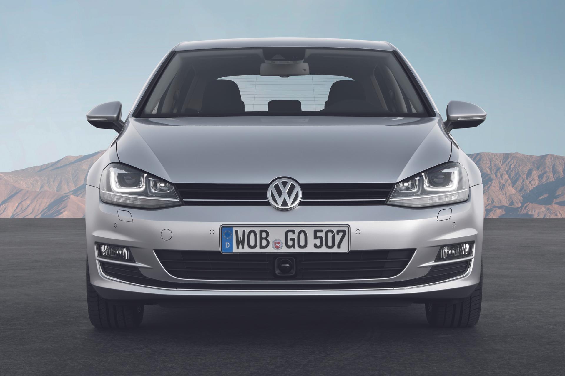 VOLKSWAGEN CELEBRATES 40 YEARS OF THE GOLF AT THE NEW YORK AUTO SHOW 2014