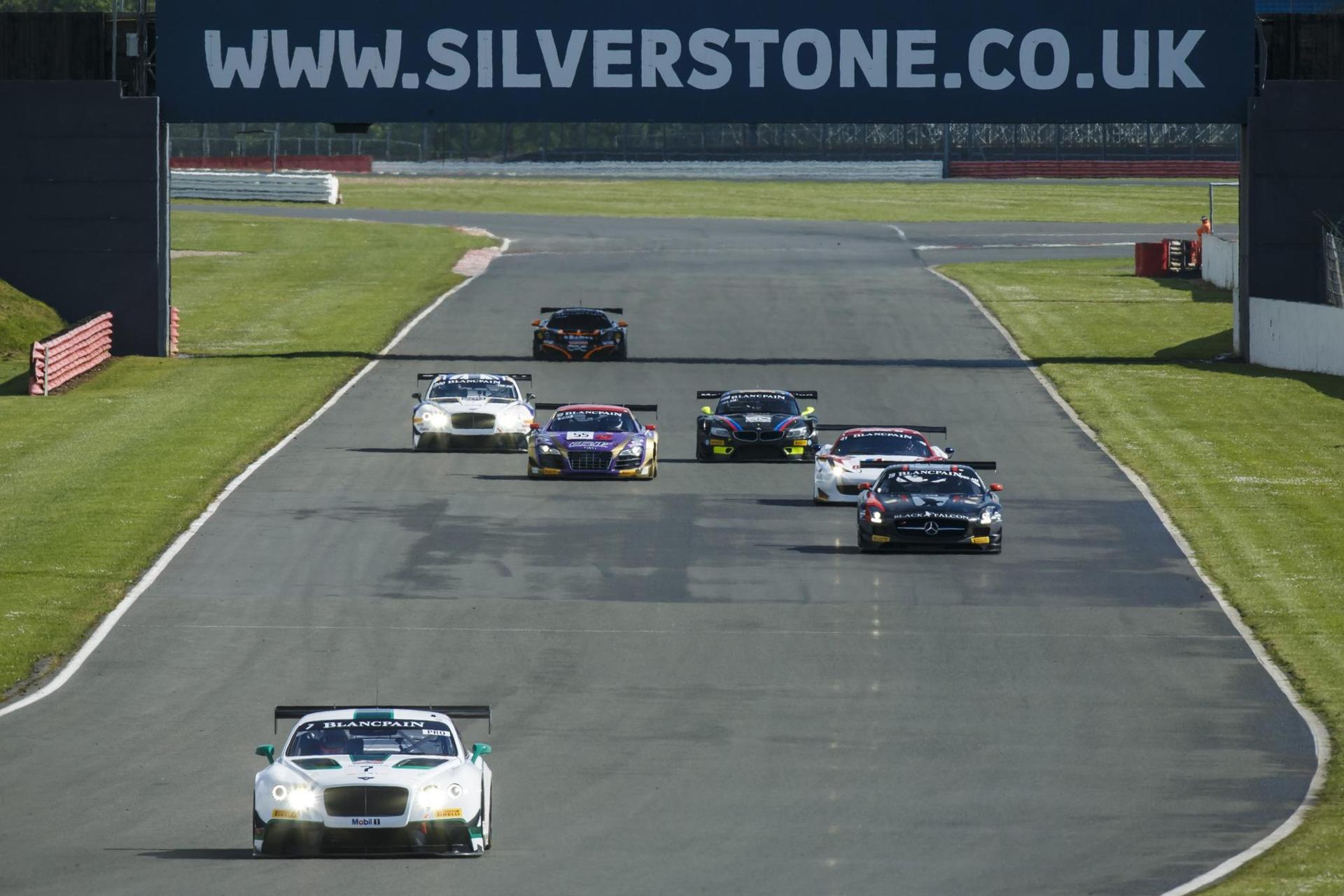 BENTLEY CONTINENTAL GT3 STORMS TO VICTORY AT SILVERSTONE