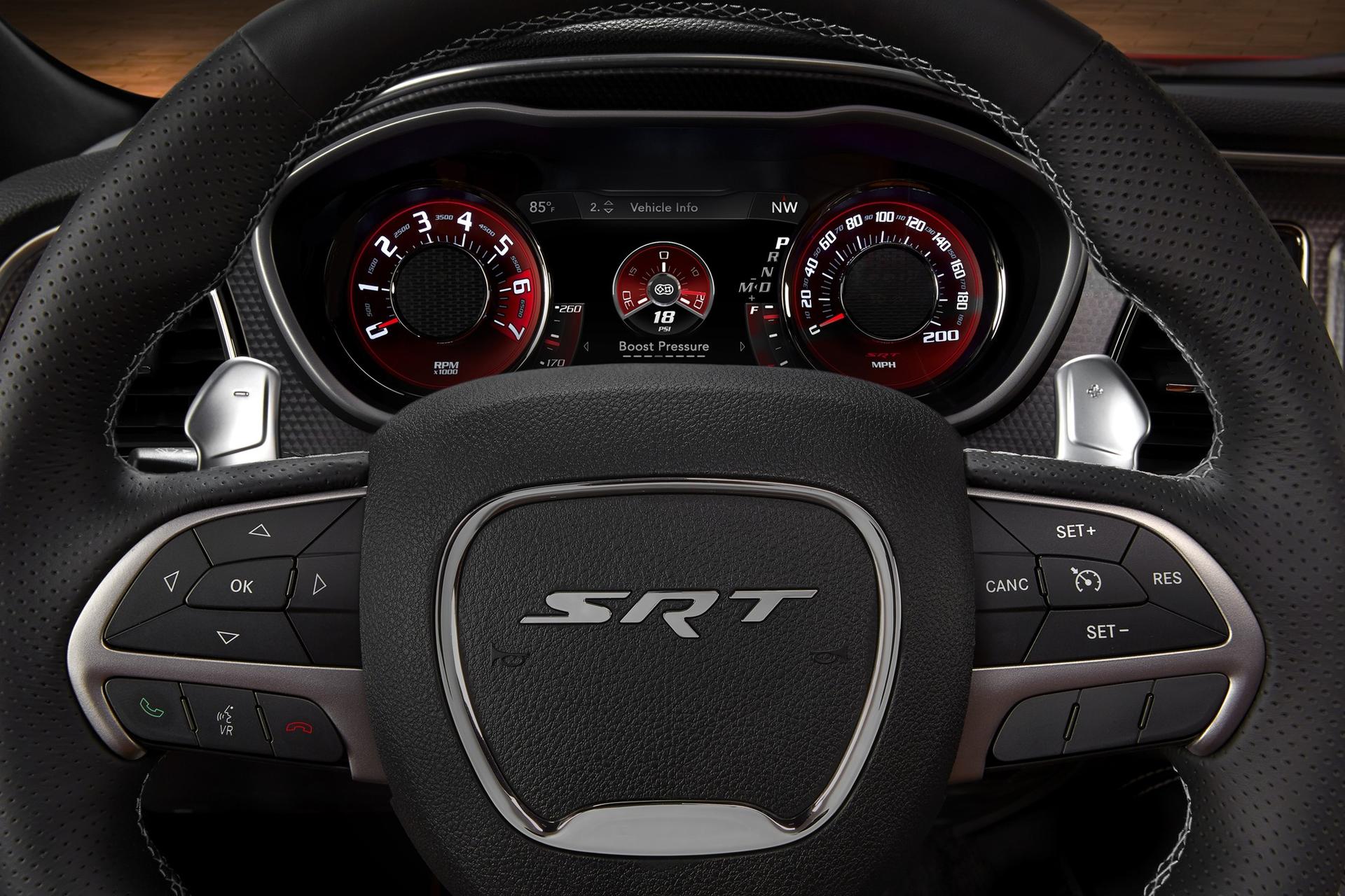 2015 Dodge Challenger SRT looks HOT