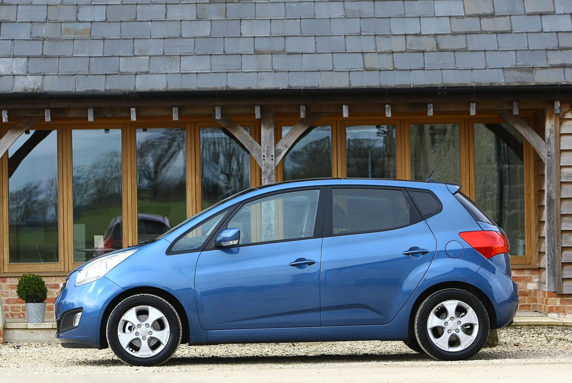 Kia Venga wins 2014 What Car? JD Power Best Small MPV