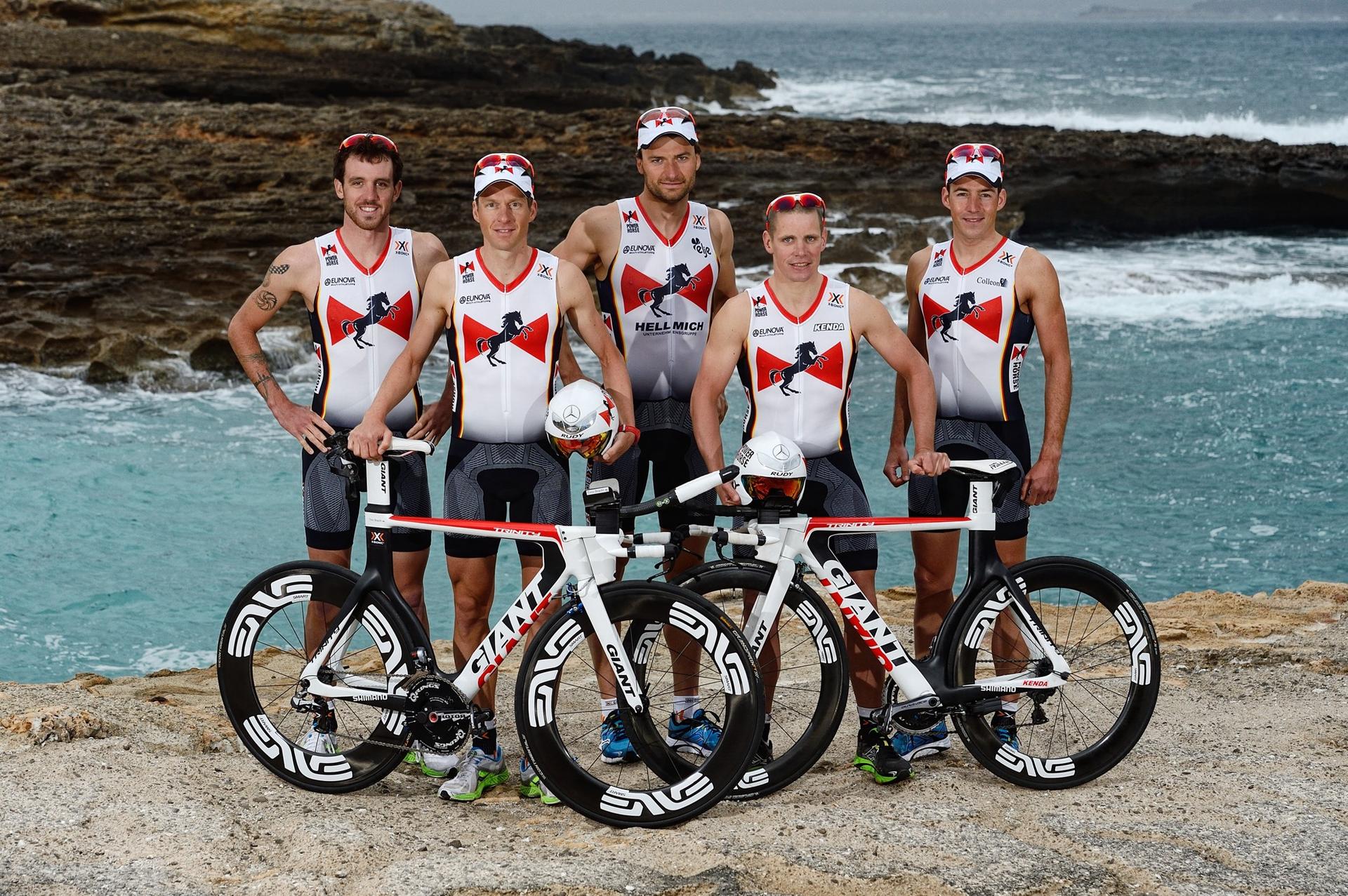 Mercedes-Benz supports the German POWER HORSE Triathlon Team