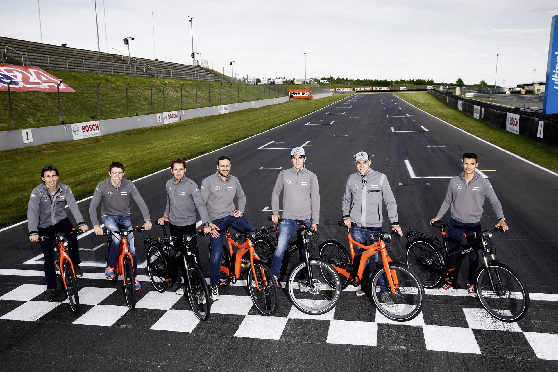 SMART E-BIKES