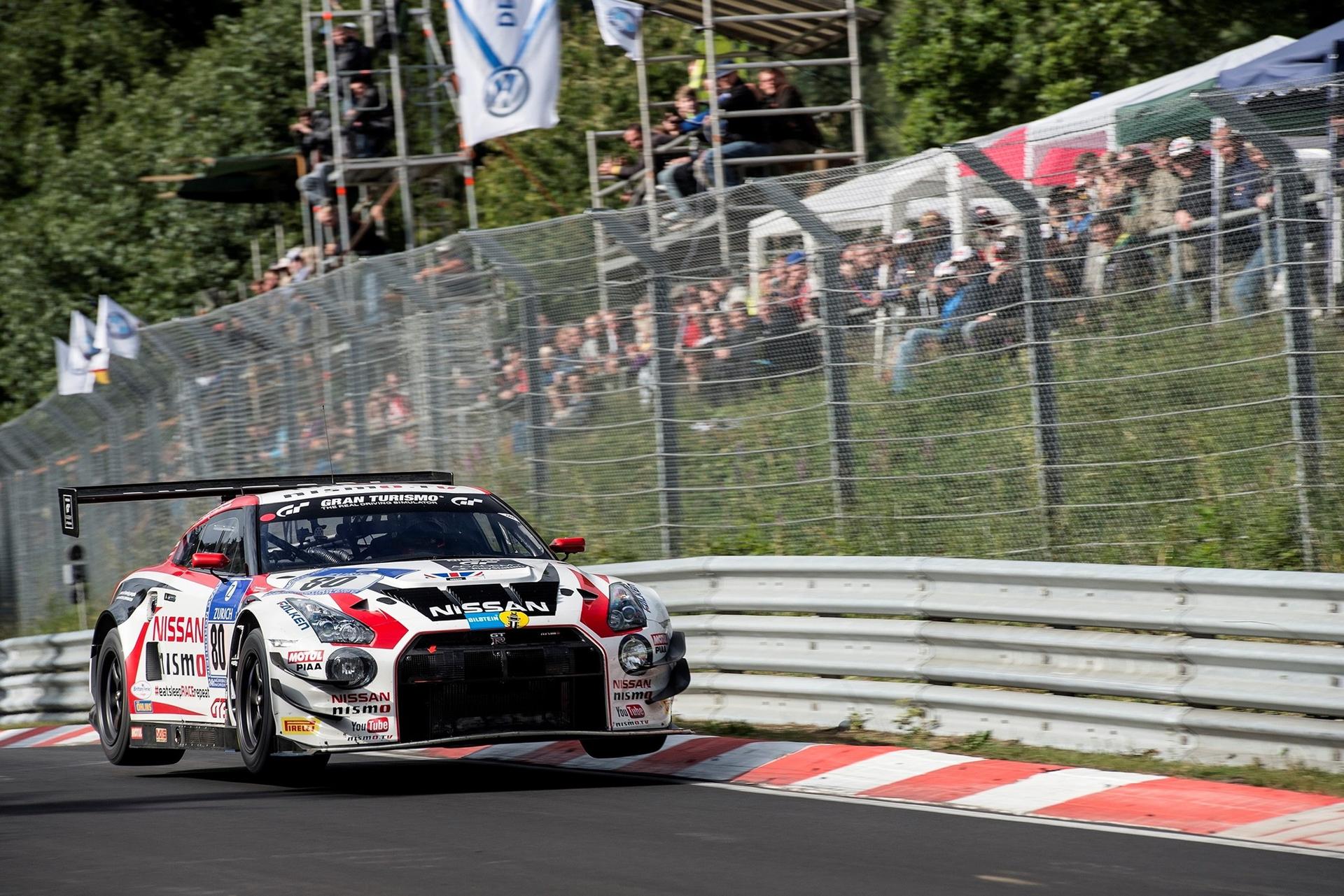 NISSAN SURVIVES THE LONGEST NIGHT AT THE NURBURGRING