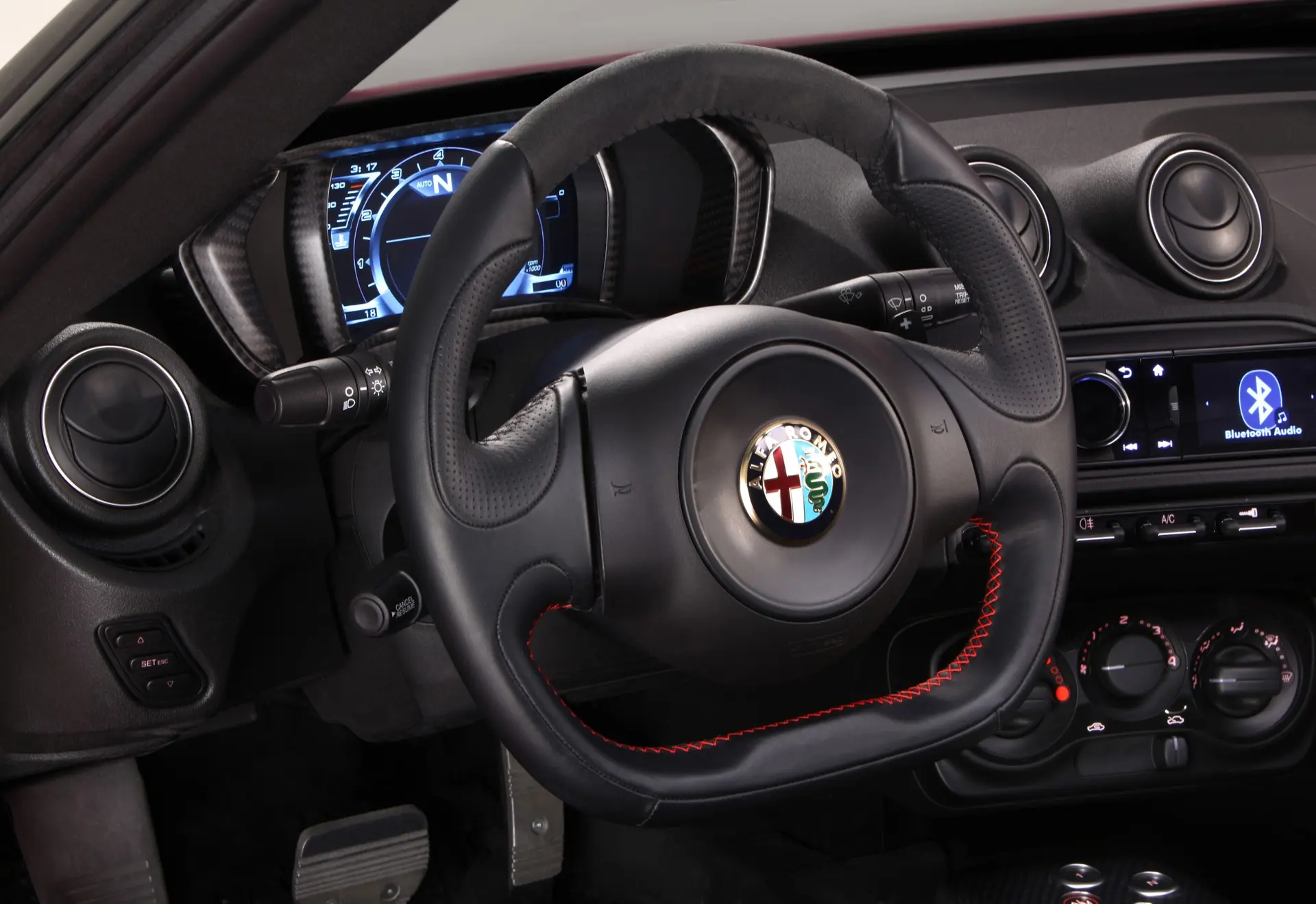 Alfa-Romeo-4C-Dashboard