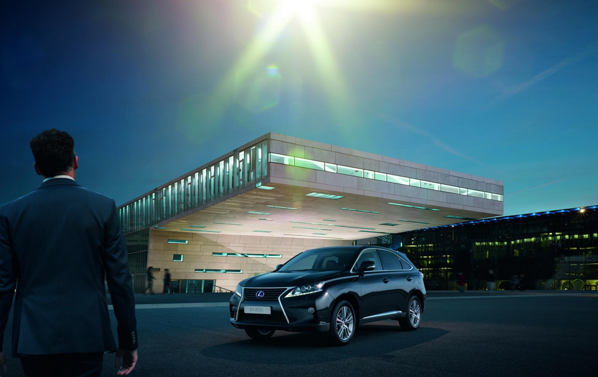 LEXUS RX 450h ADVANCE: LOOKS SUPERB, SOUNDS EVEN BETTER