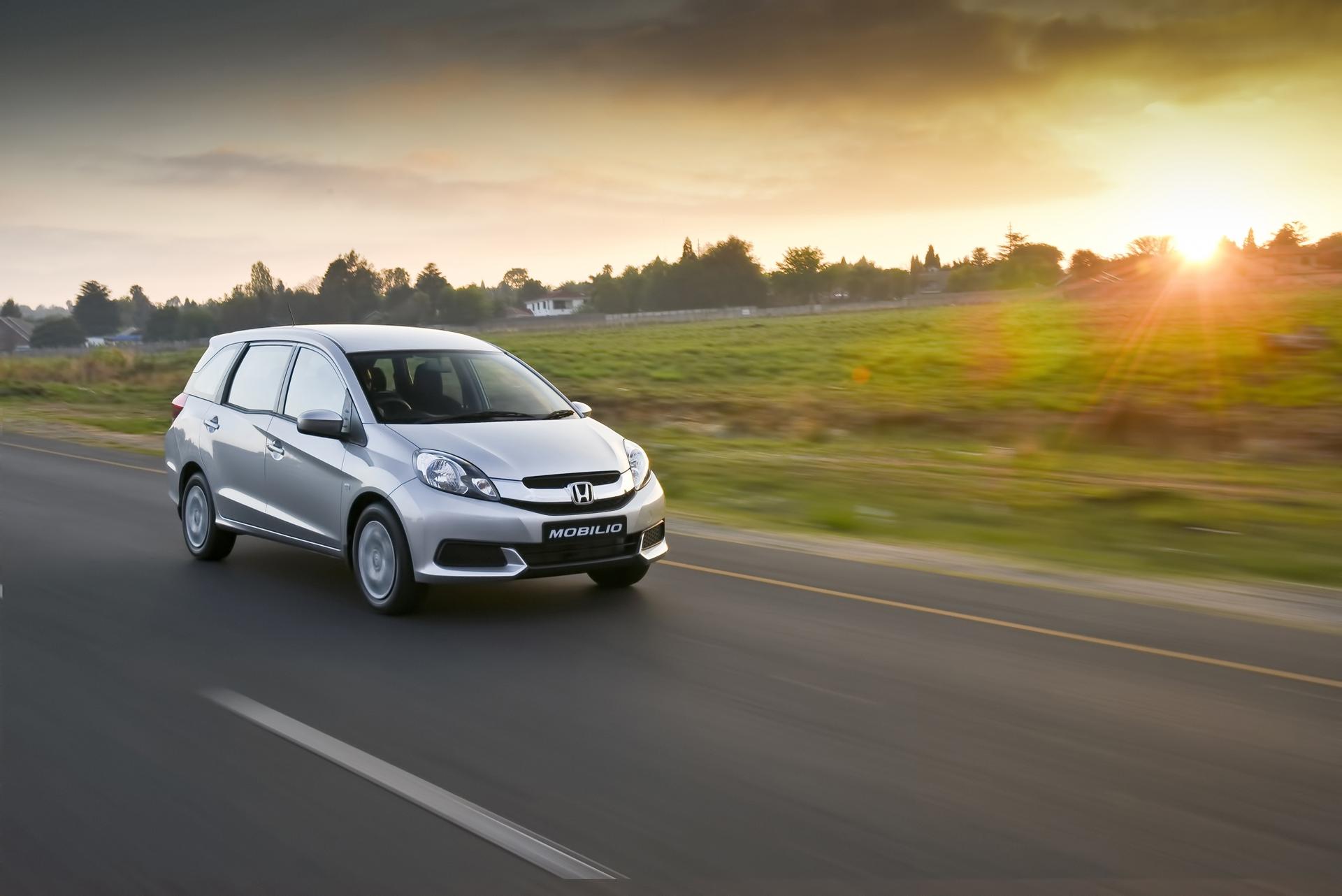 HONDA MOBILIO: DRIVETRAIN AND DYNAMICS