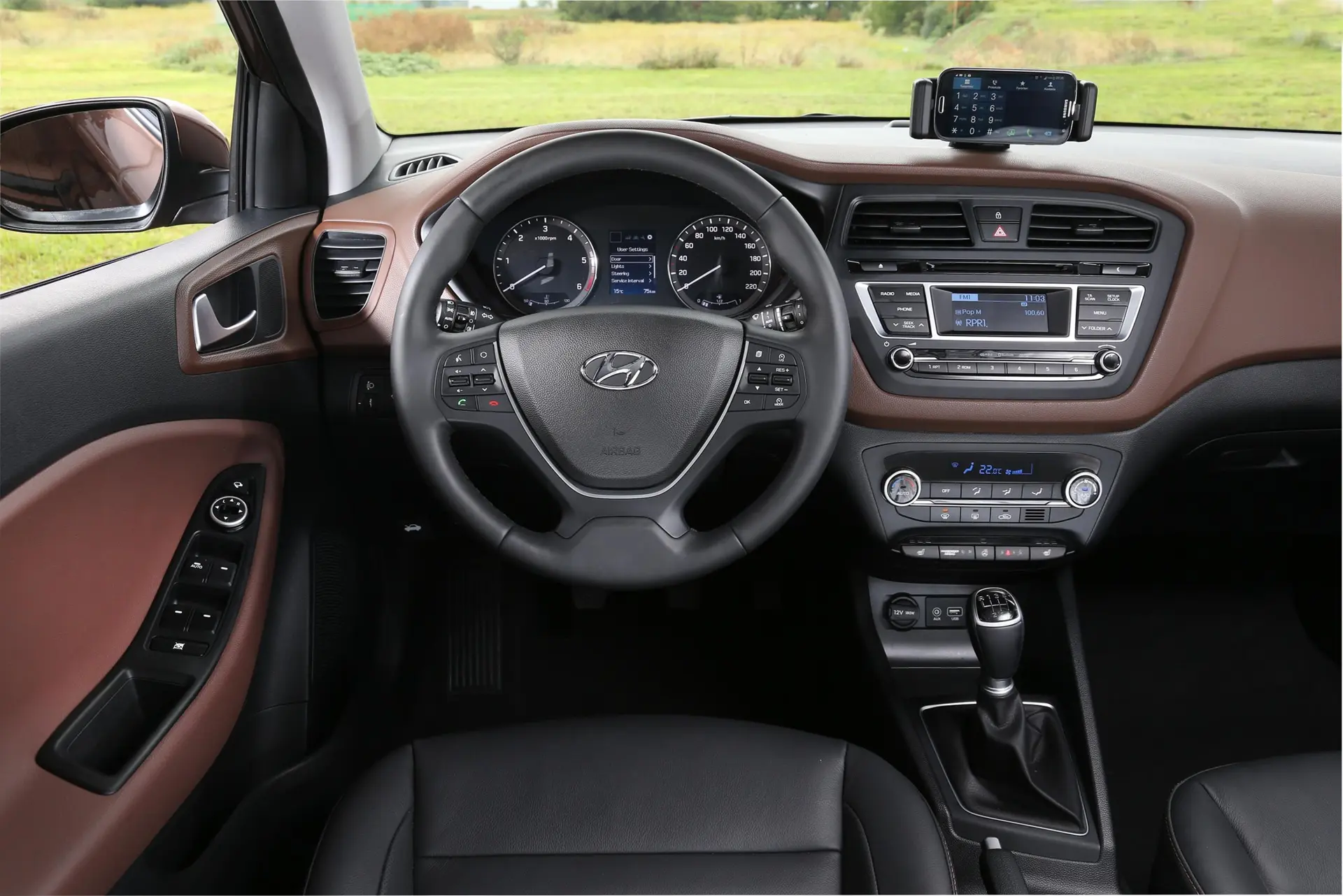 Hyundai-i20-interior