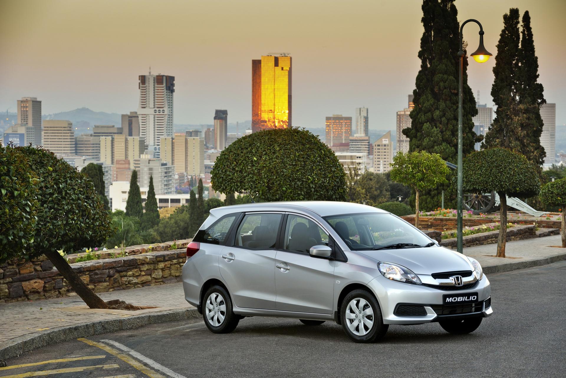 New Honda Mobilio Concept and Design