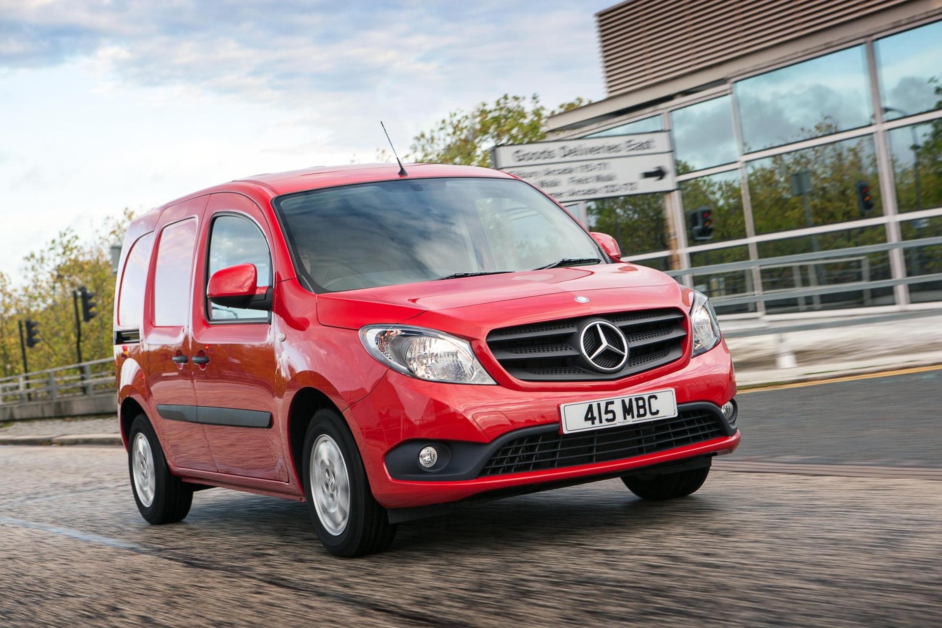 THE SAFER WAY TO PROVIDE HELP: RESCUE ASSIST STICKERS WITH QR CODES NOW STANDARD ON ALL NEW MERCEDES-BENZ VANS