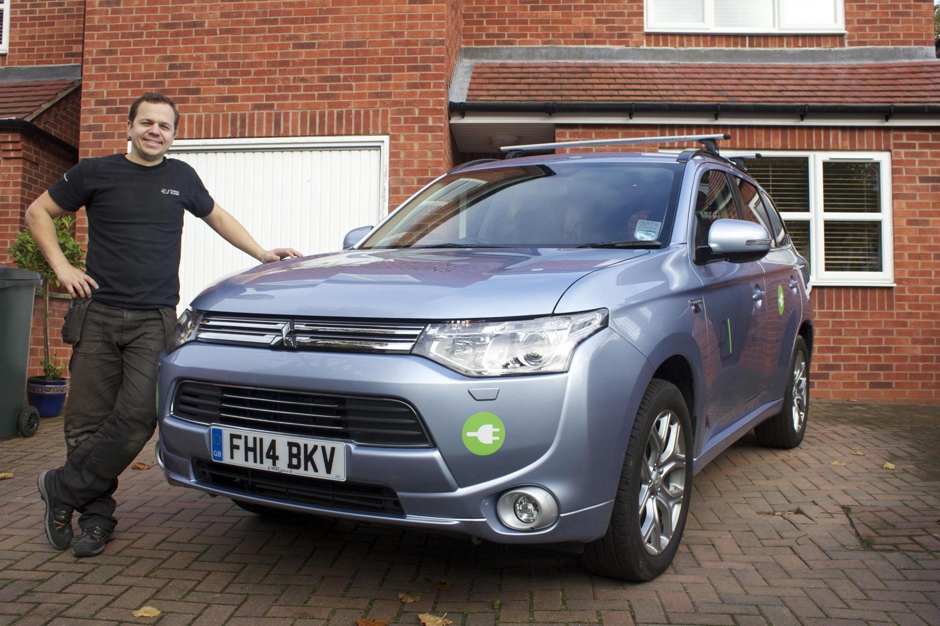 COMPANY THAT SPECIALISES IN ELECTRIC VEHICLE CHARGING OPTS FOR MITSUBISHI OUTLANDER PHEV