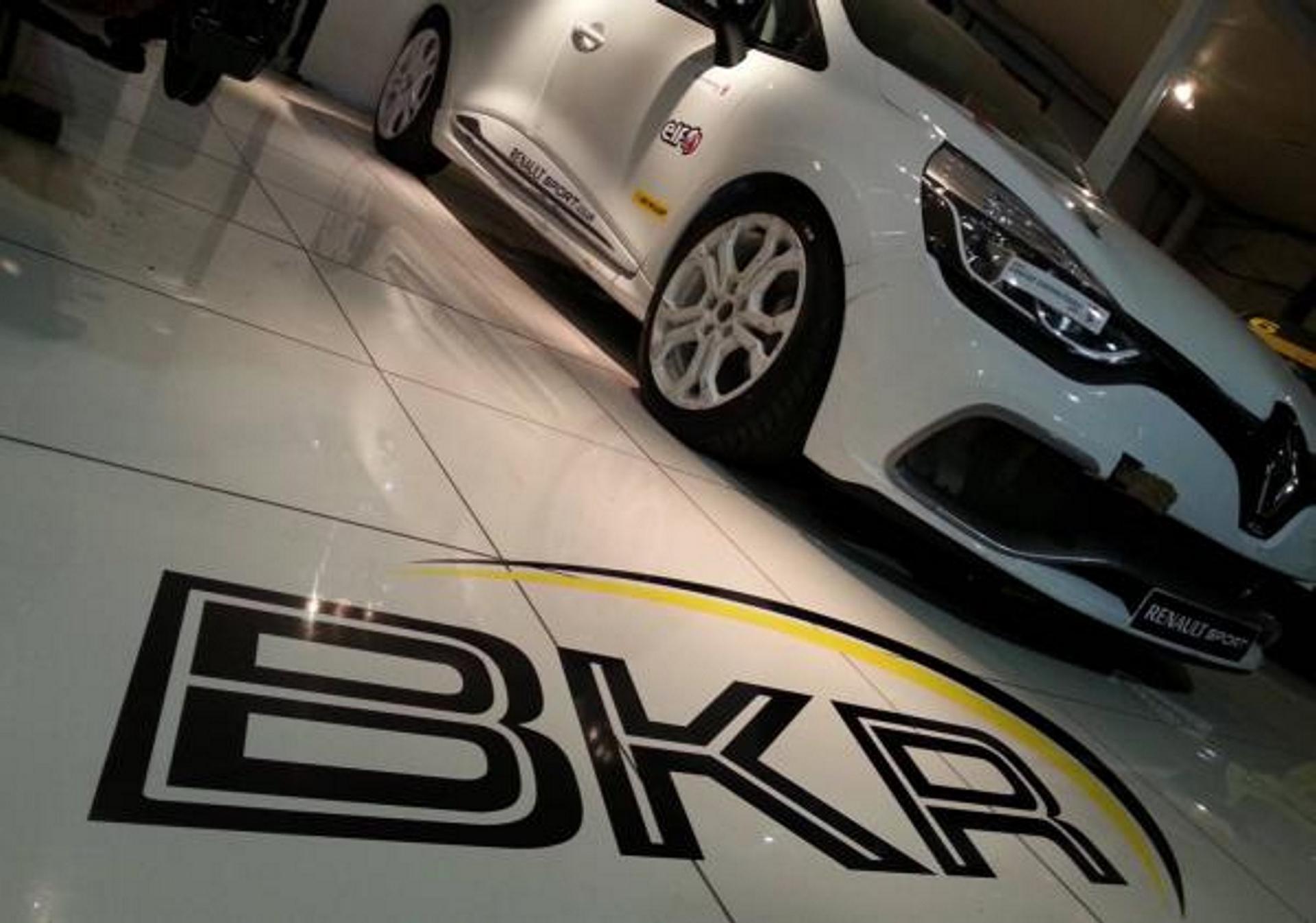 BUBBLE & KICK RACING PURCHASE CHAMPION BUSHELL’S TITLE WINNING CLIO