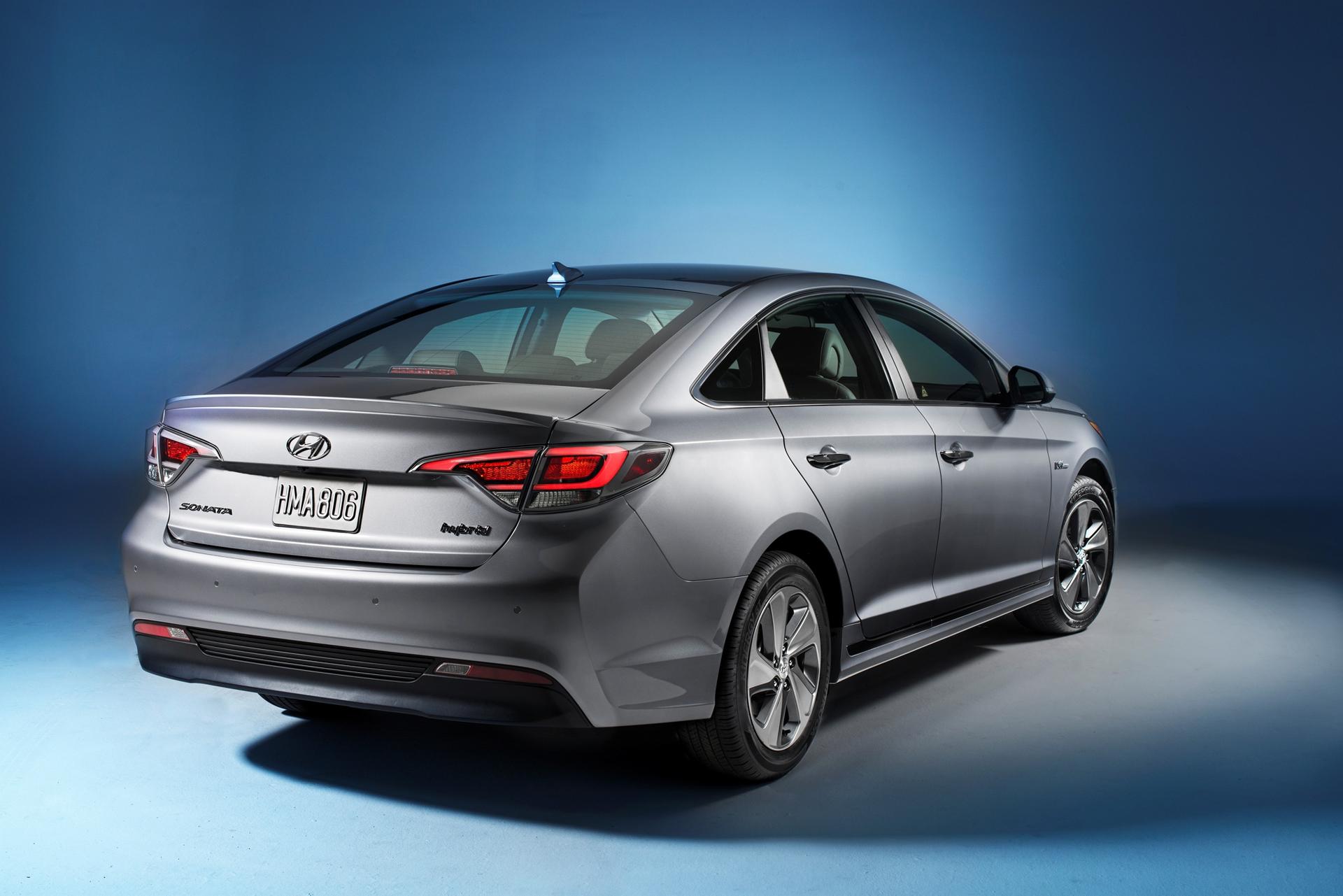 2016 HYUNDAI SONATA PLUG-IN HYBRID AT THE NORTH AMERICAN INTERNATIONAL AUTO SHOW 2015