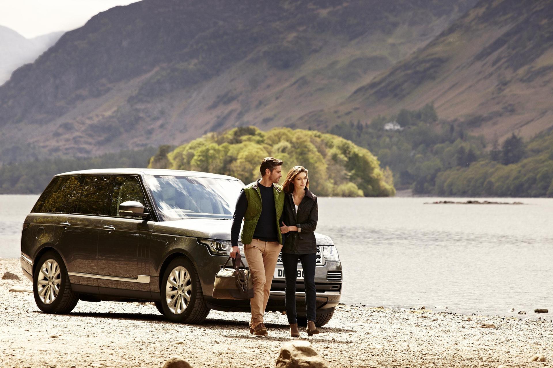 BARBOUR AND LAND ROVER CEMENT PARTNERSHIP WITH SPRING SUMMER 2015 CLOTHING COLLECTION