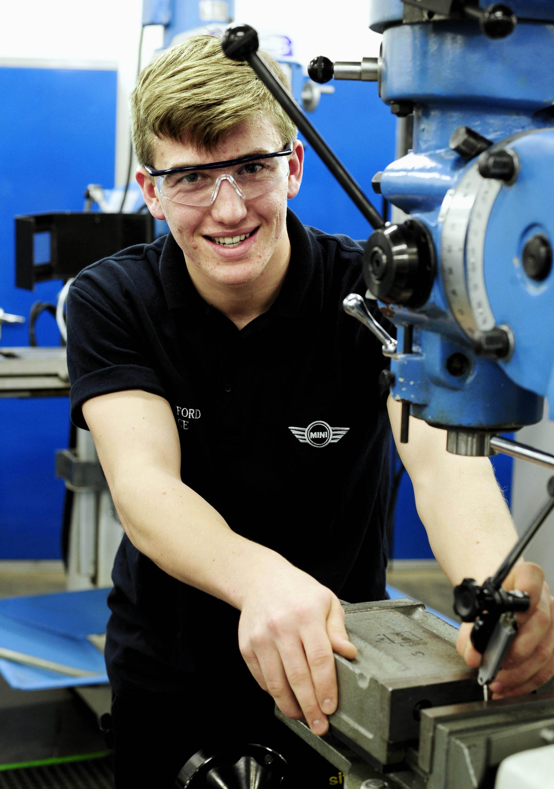 BMW Group seeks 200 new apprentices to join UK manufacturing and retailer operations in 2015