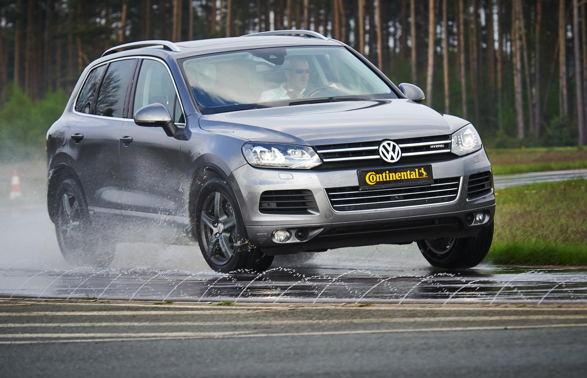Tyres with low rolling resistance for electric cars