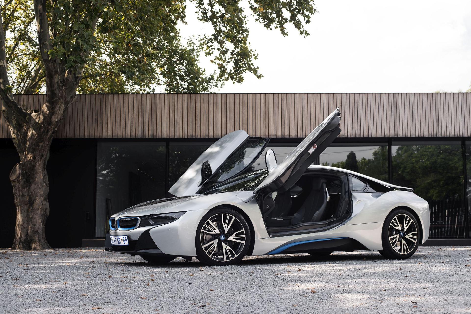 BMW i8 is World Green Car at New York International Auto Show