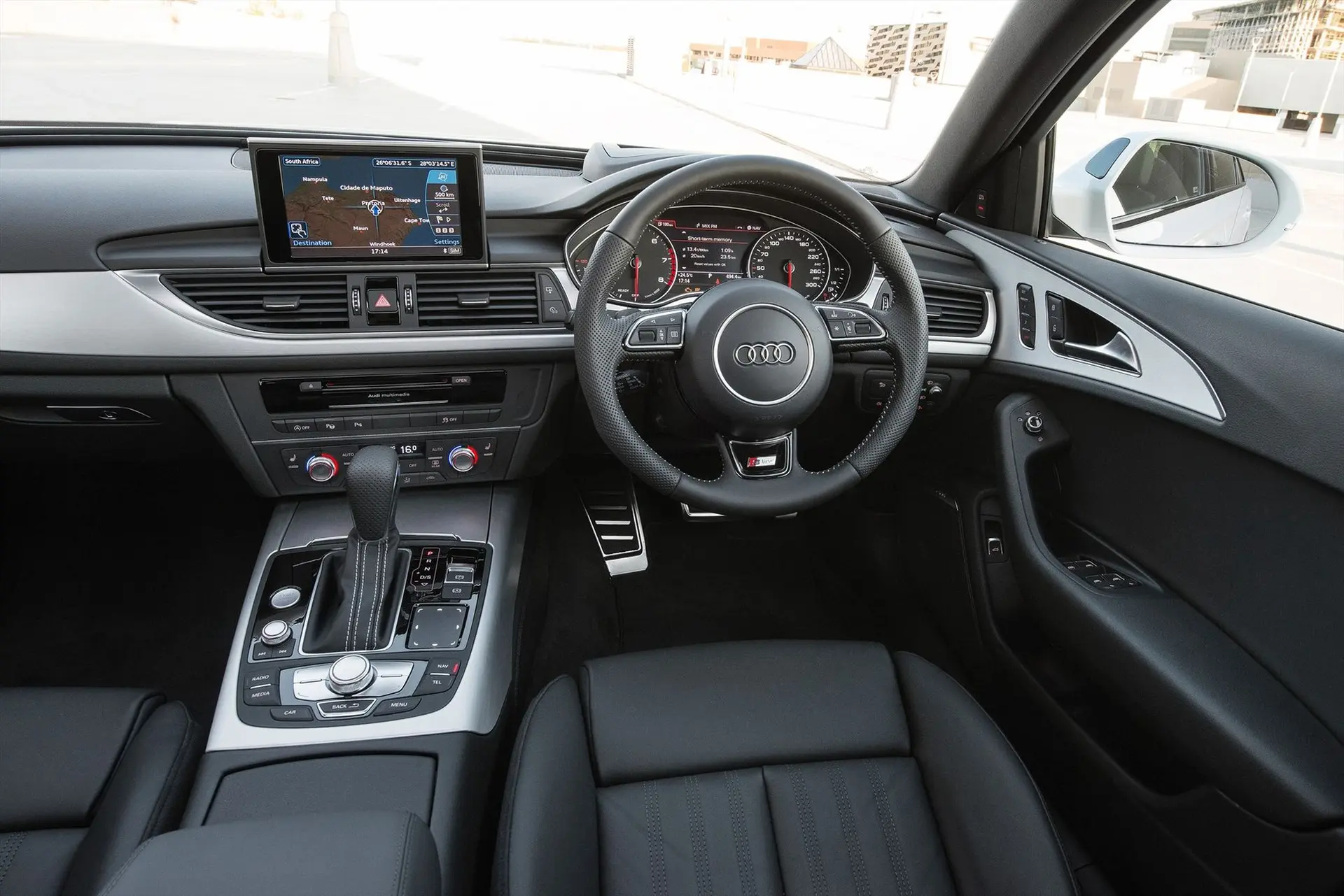 Improved-power-and-styling-the-new-Audi-A6-and-Audi-A7-Sportback-A6-interior