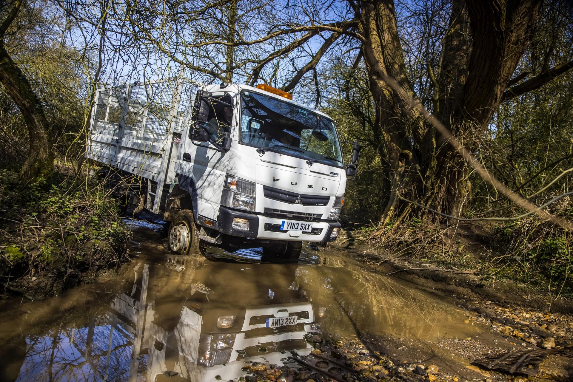 Fuso Canter 6C18 picks up