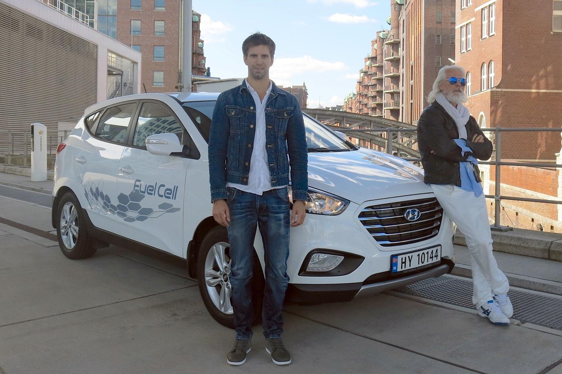 Hyundai ix35 Fuel Cell travels record-breaking 2 383 km in 24 hours