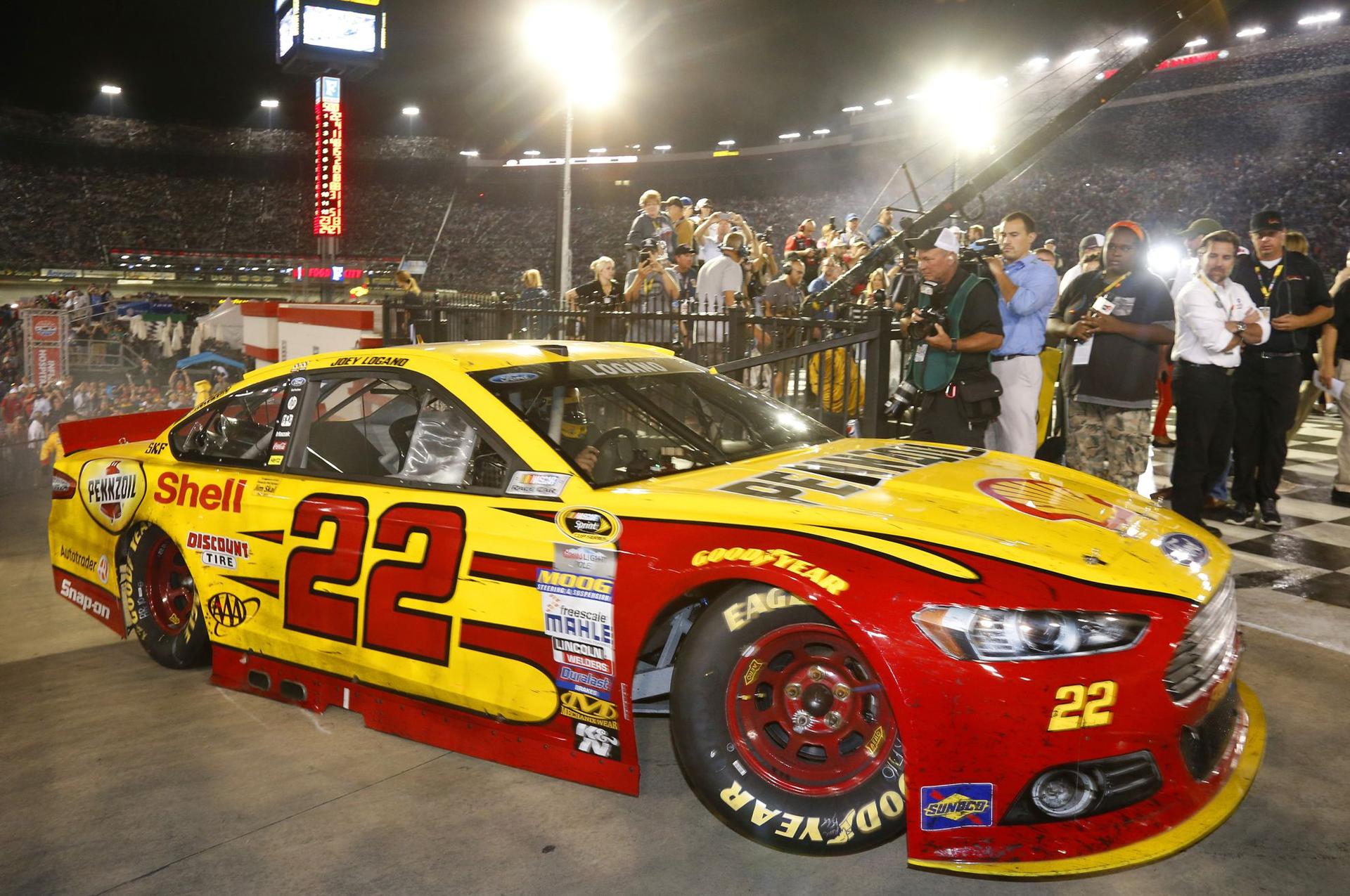 Joey Logano Continues Hot Streak By Winning Bristol Night Race For Second Straight Year