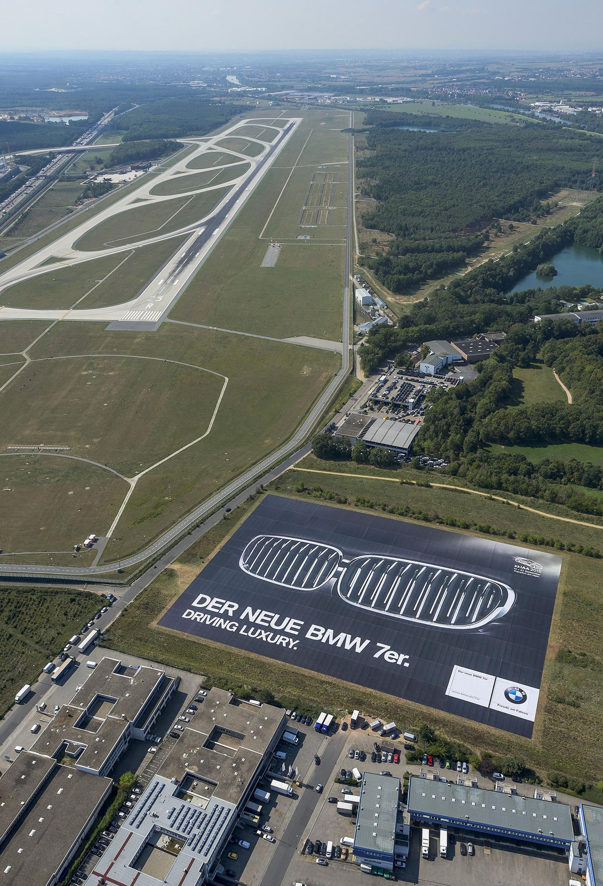 BMW Germany unveils world’s largest giant poster for IAA 2015