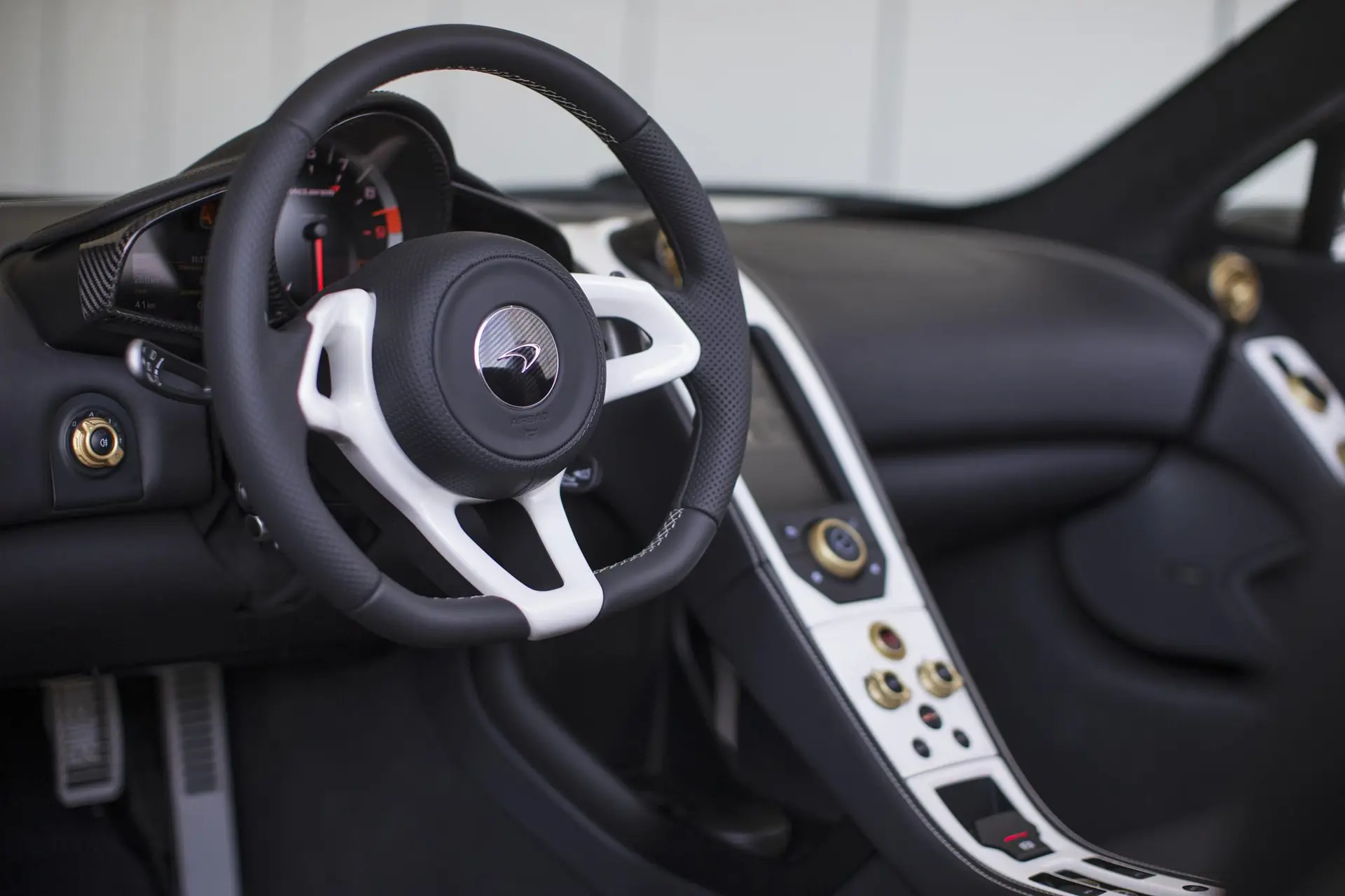 McLaren-650-Interior