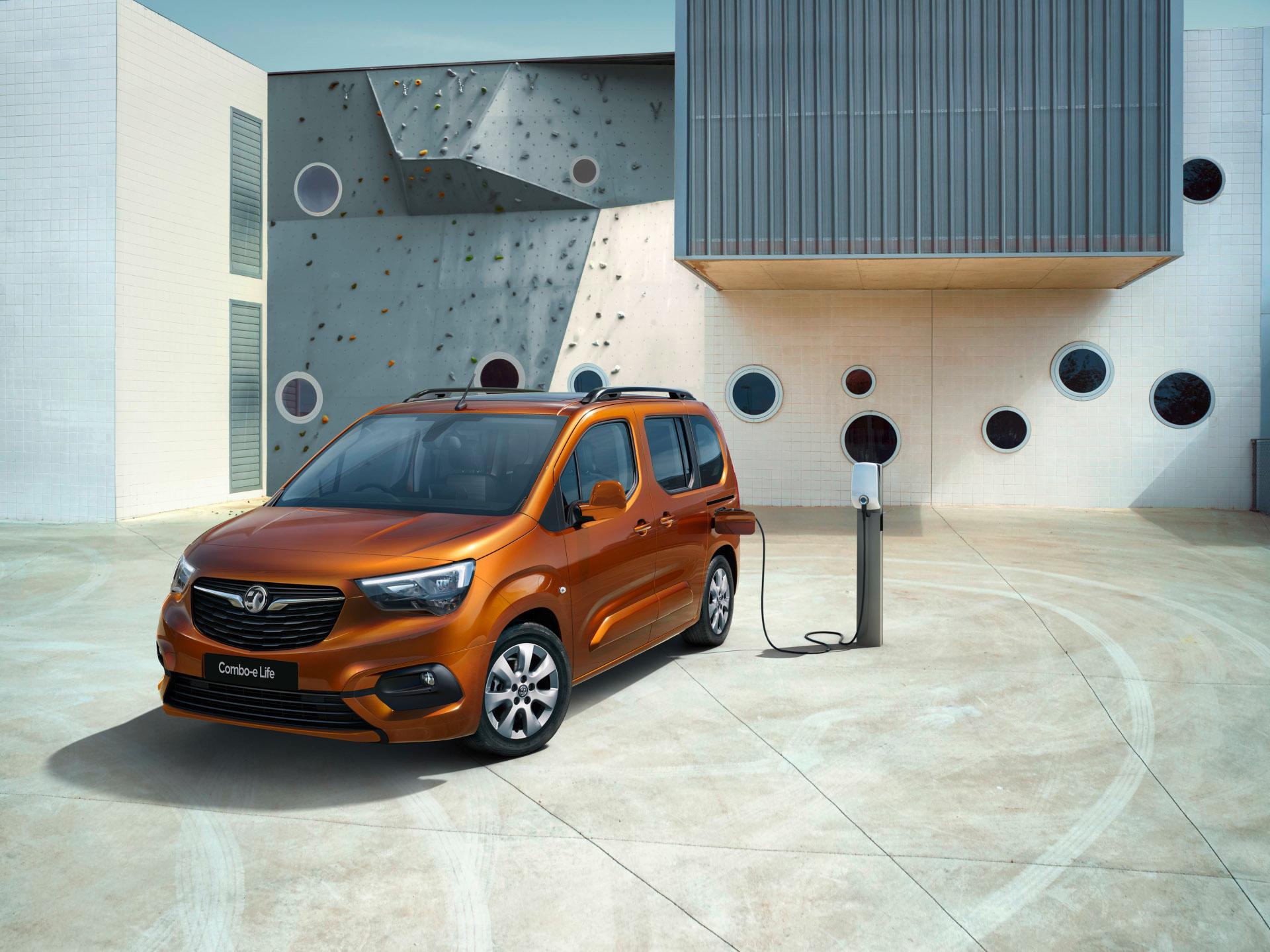 ‘Best Electric MPV’ at What Car? Electric Car Awards 2022: Vauxhall Combo-e Life