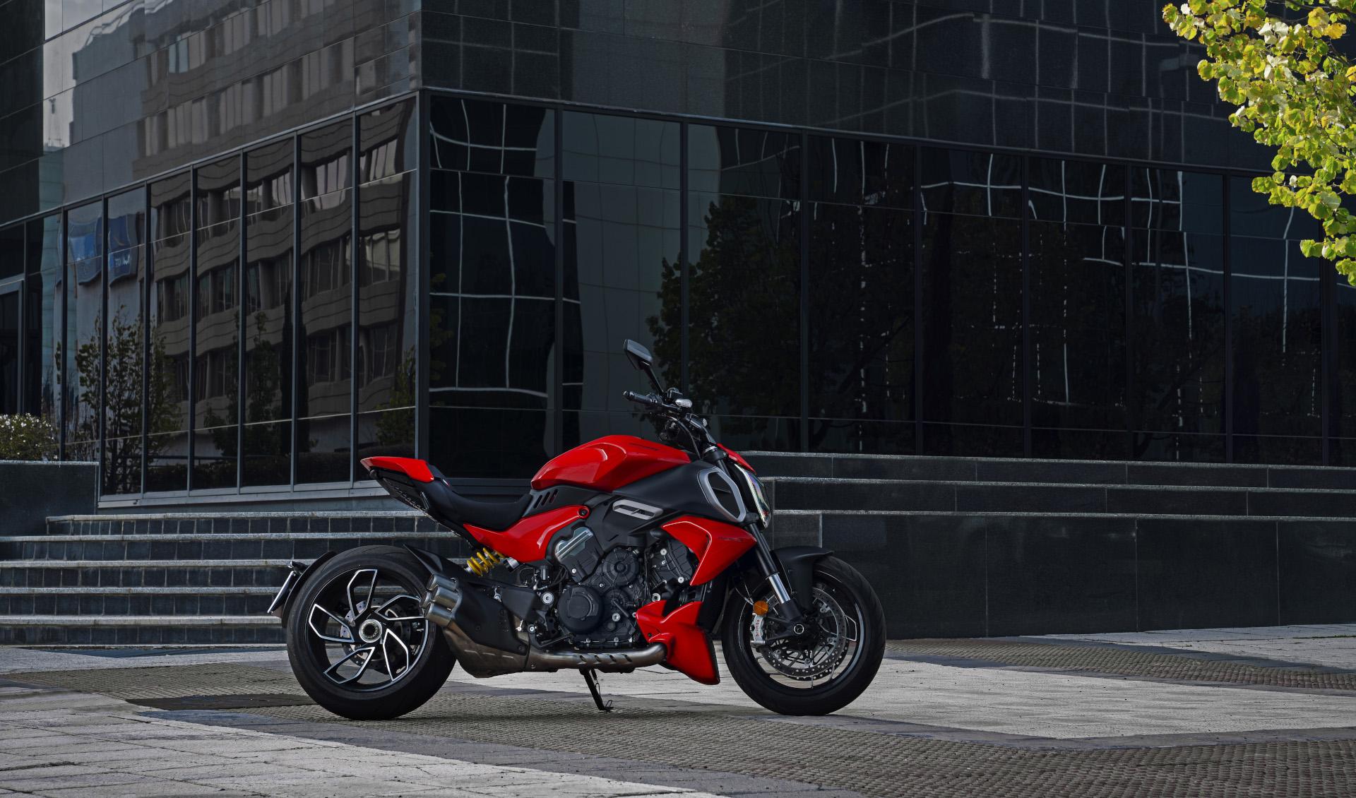 Ducati Diavel becomes V4