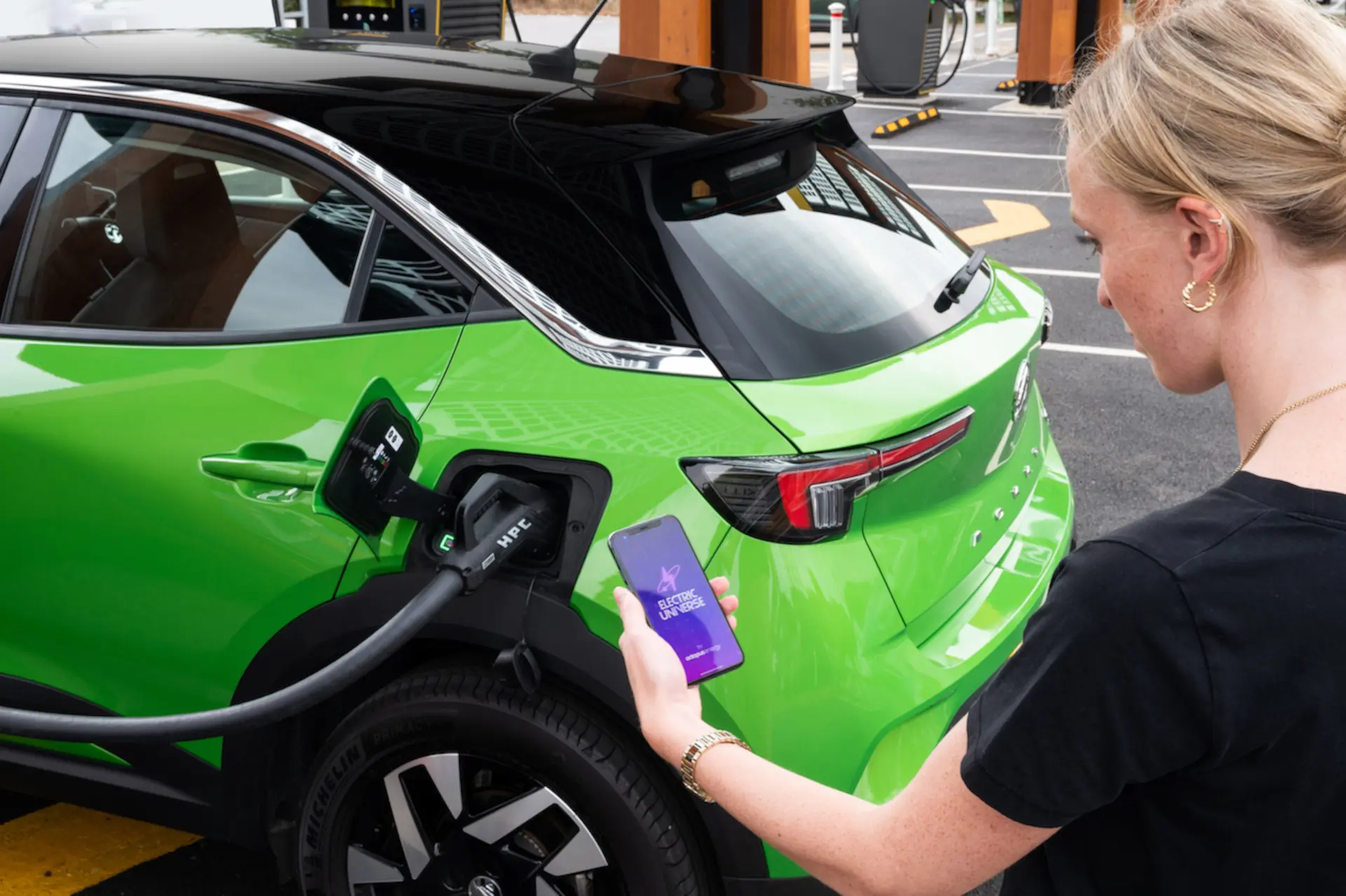 Vauxhall partners with Octopus Energy to improve electric vehicle