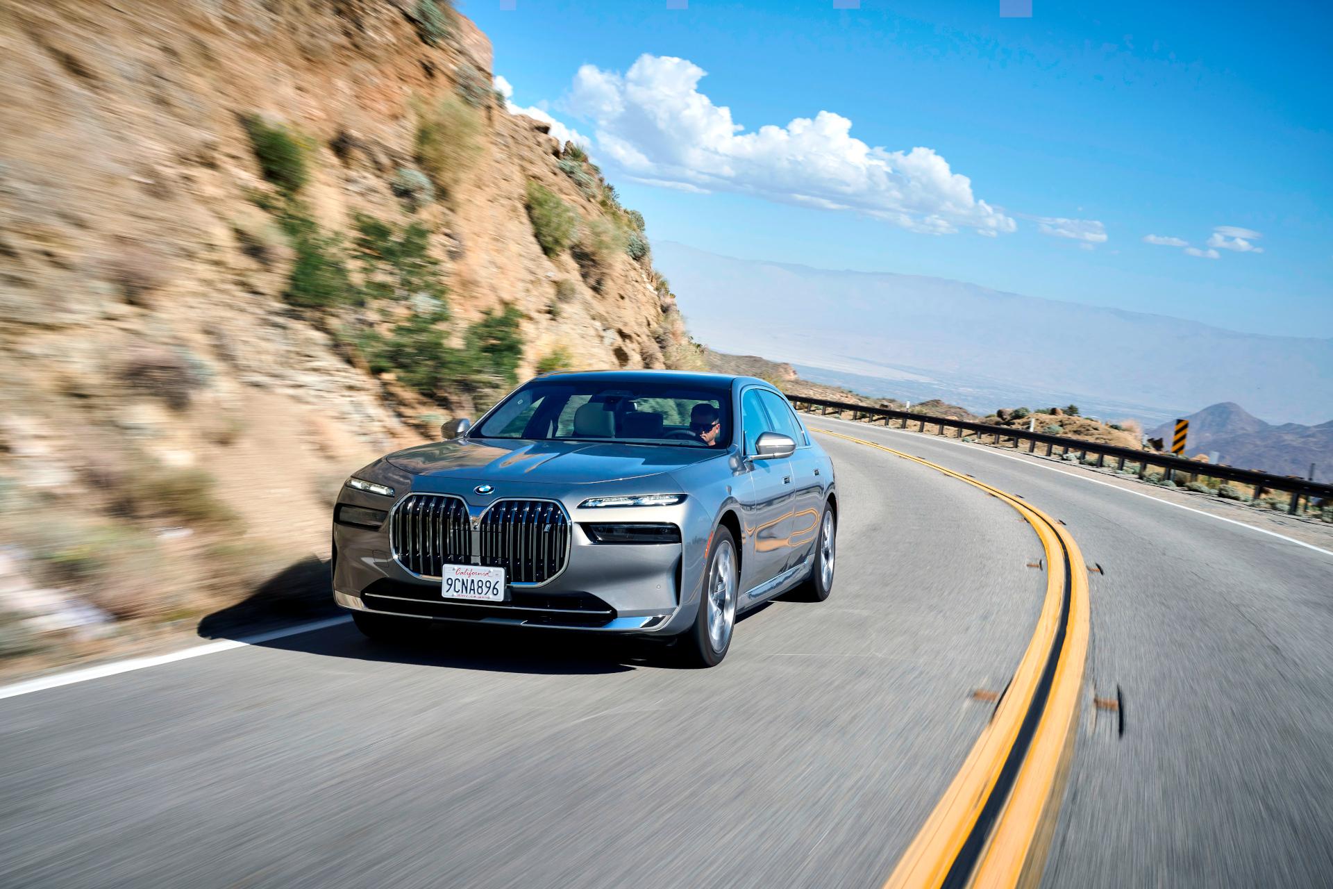 BMW Group stays on track for success in 2022