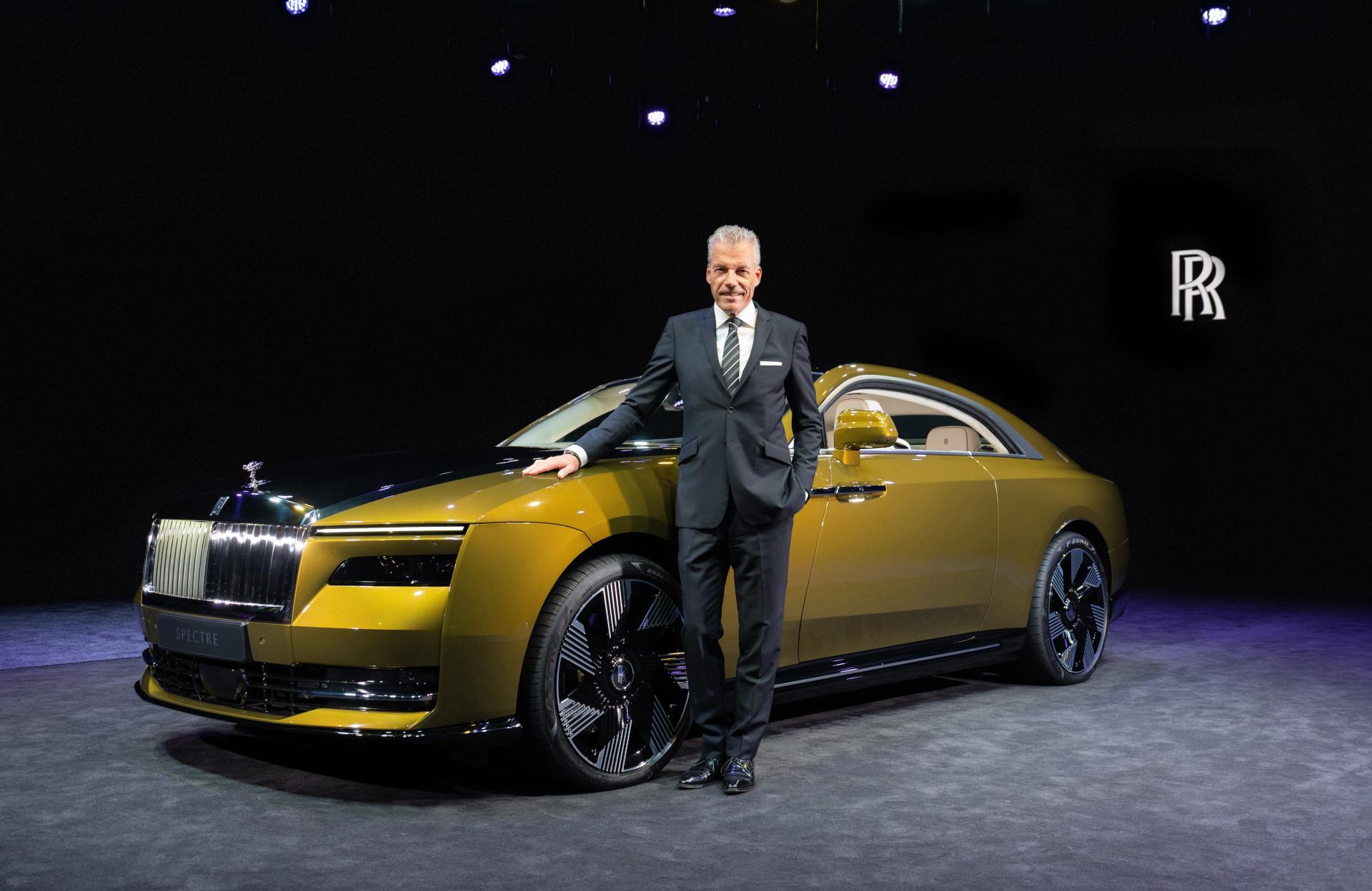 Rolls-Royce Motor Cars: Historic sales record completes landmark year