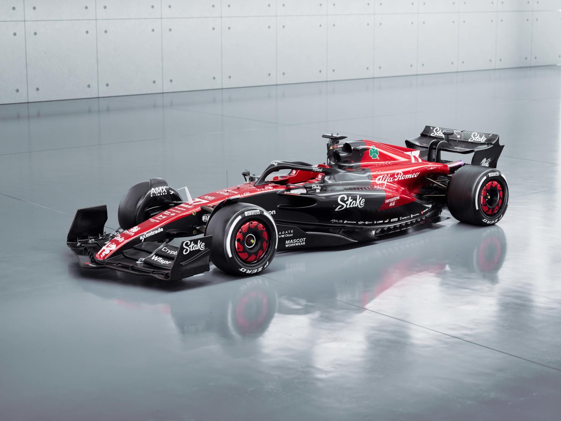 Alfa Romeo F1 Team Unveils the C43 with New Livery